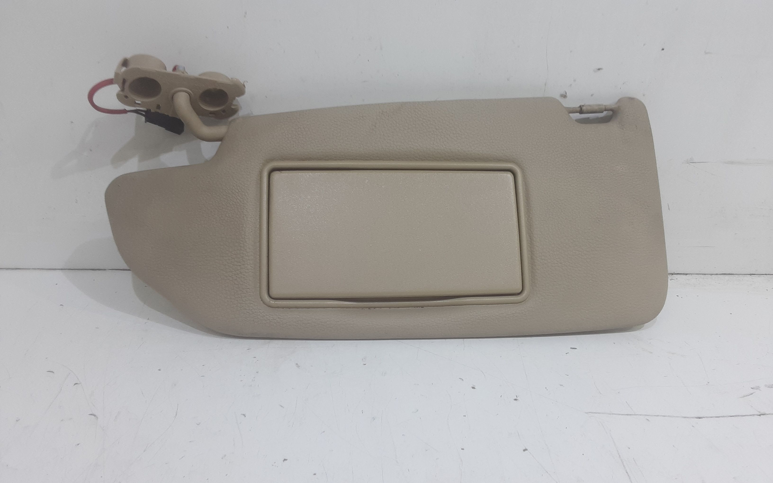 Aletta Parasole Parabrezza Sinistro 39966739 Usato