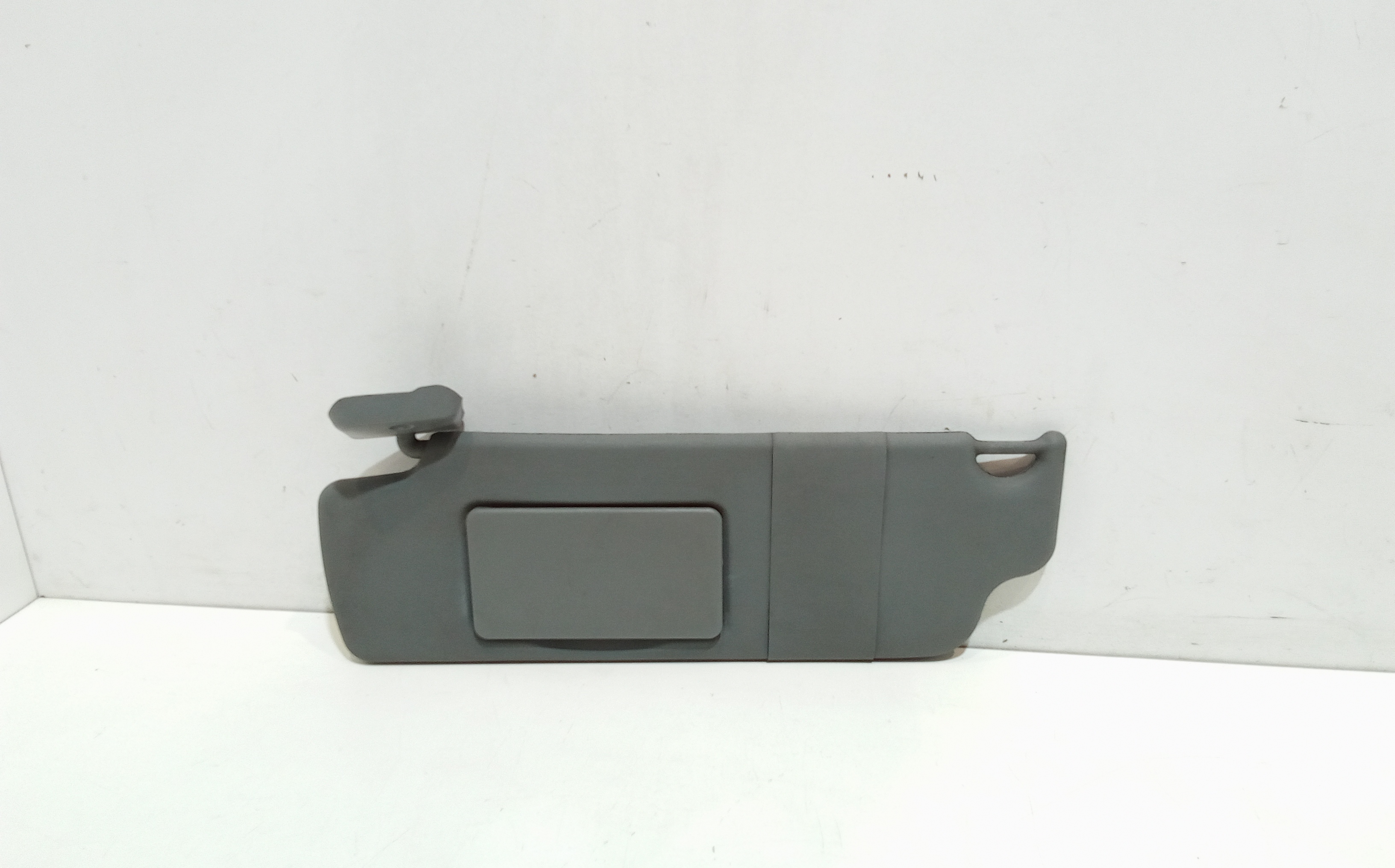 Aletta Parasole Parabrezza Sinistro 8200190790 Usato