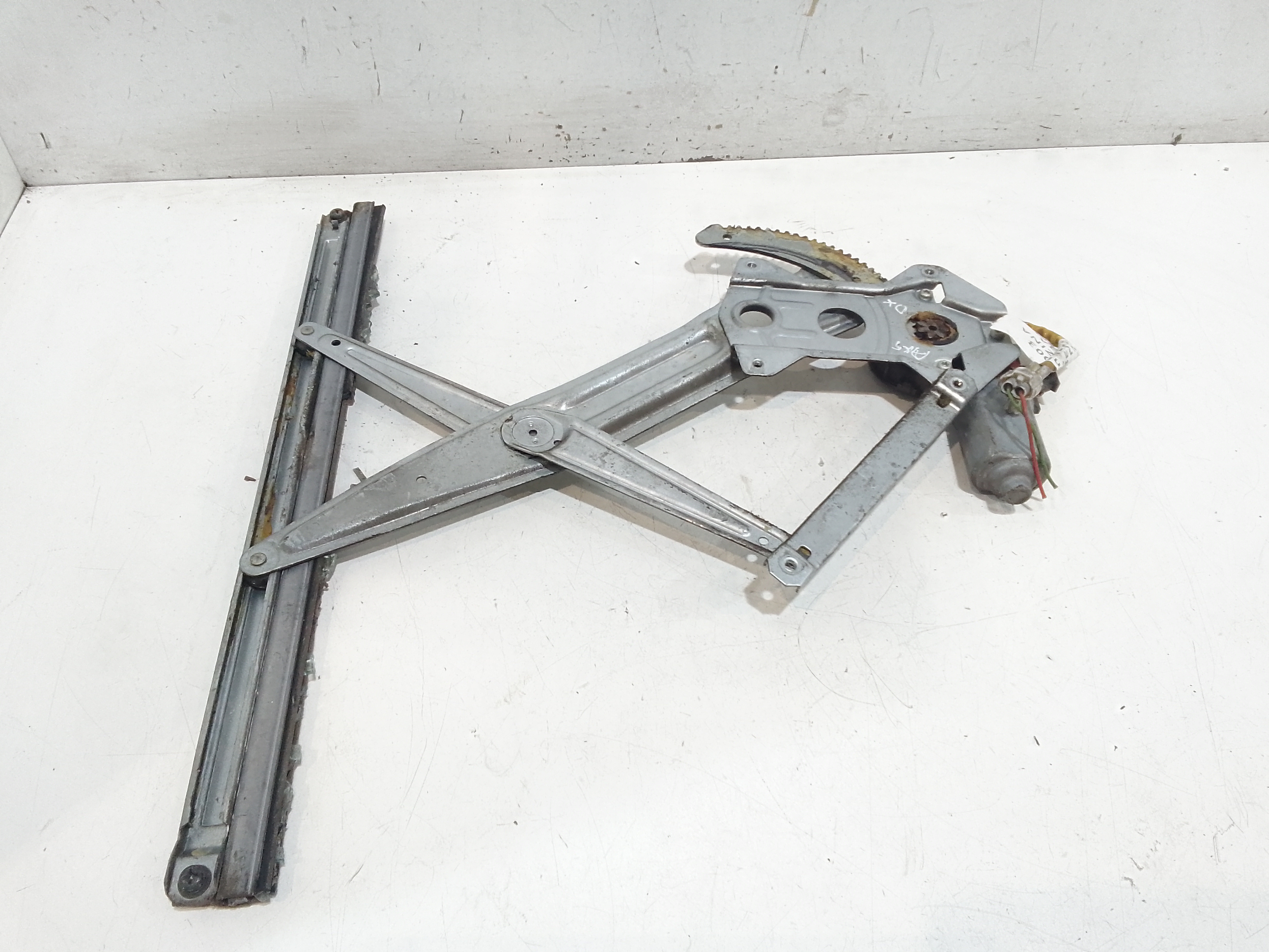 Alzacristallo Porta Ant. Destro 8341086G00000 Usato