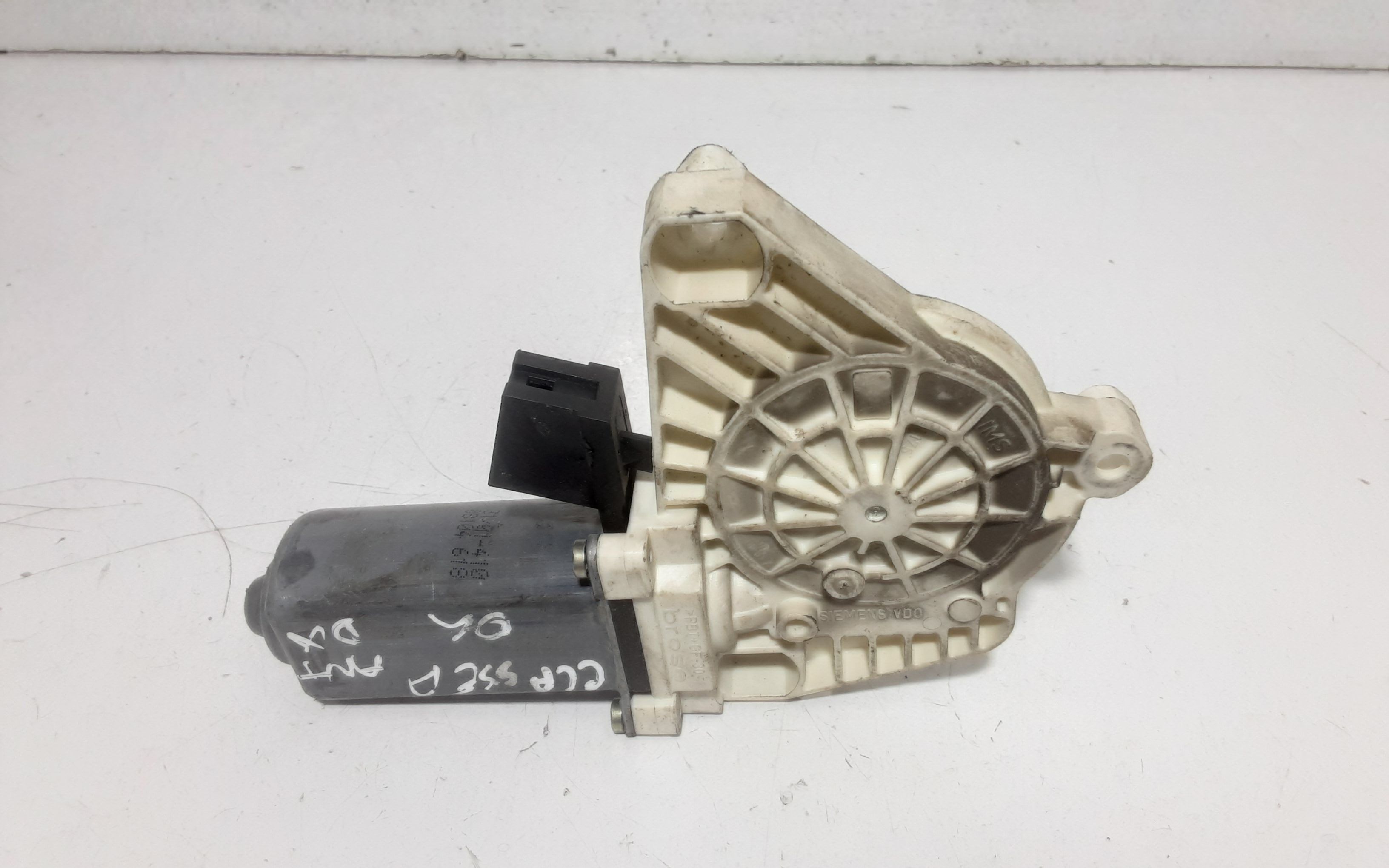 Motorino Alzacristallo Porta Ant. Destro A1698204242 Usato