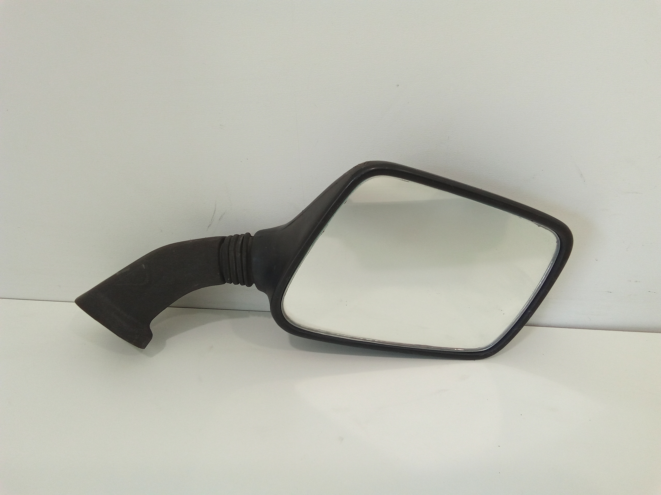 Retrovisore Est. Destro Usato