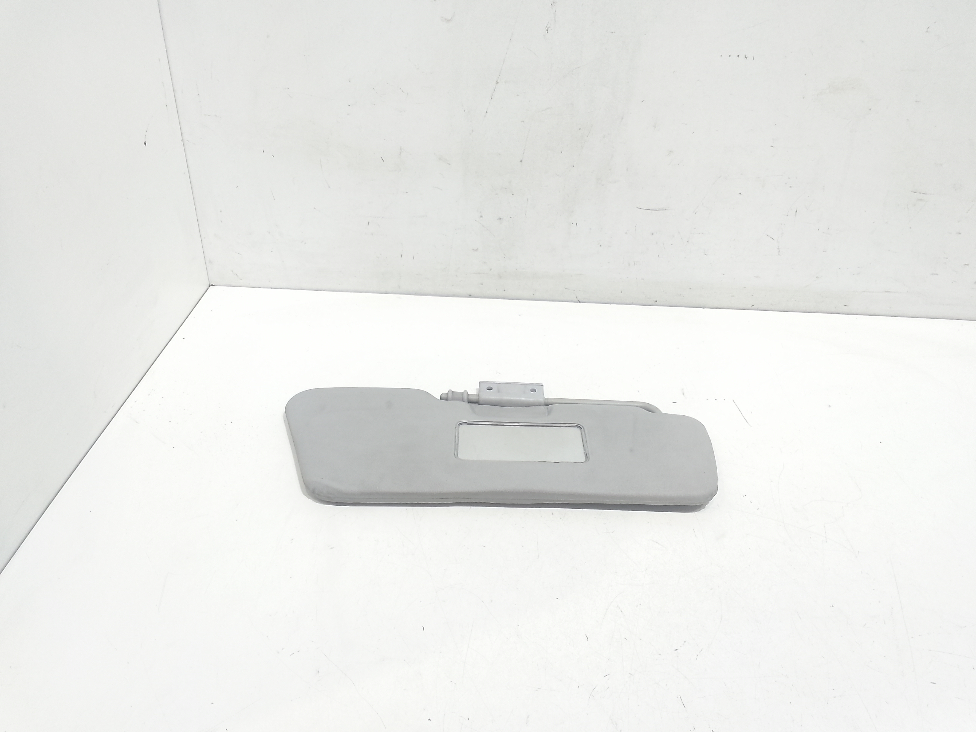 Aletta Parasole Parabrezza Destro 735244339 Usato