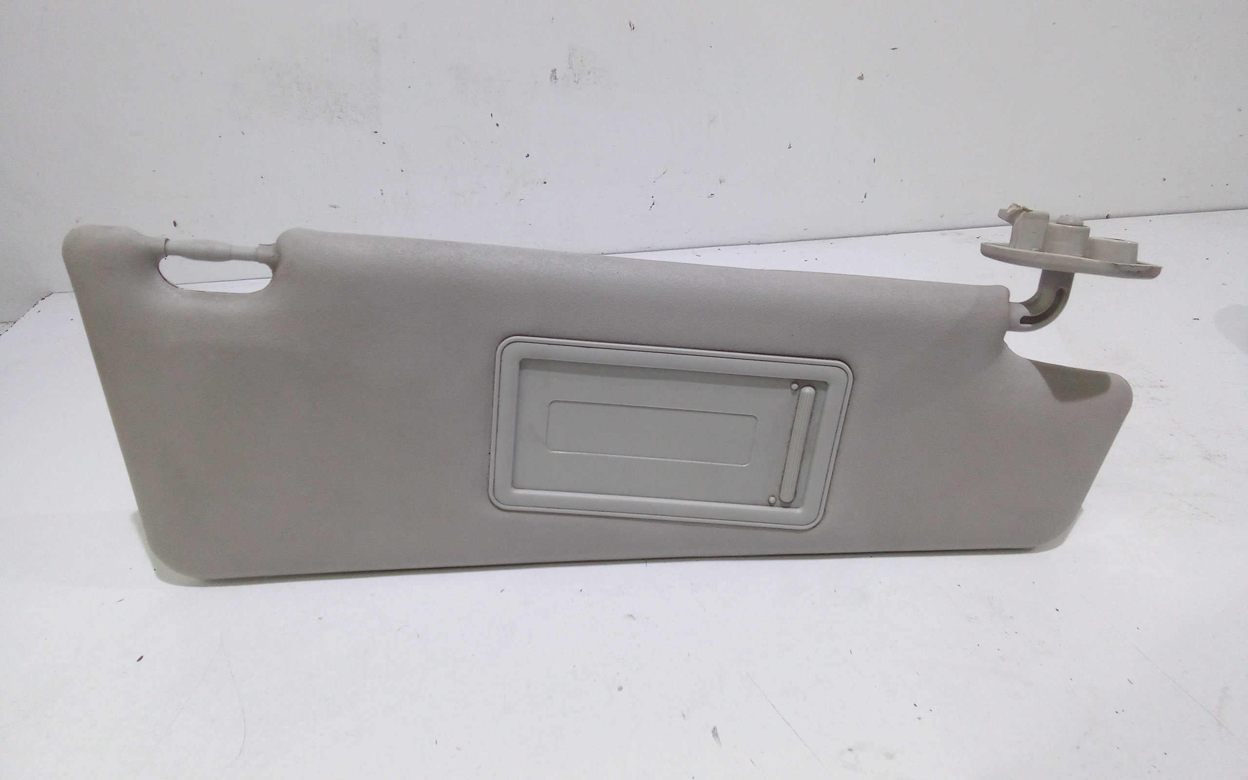 Aletta Parasole Parabrezza Destro 735361684 Usato