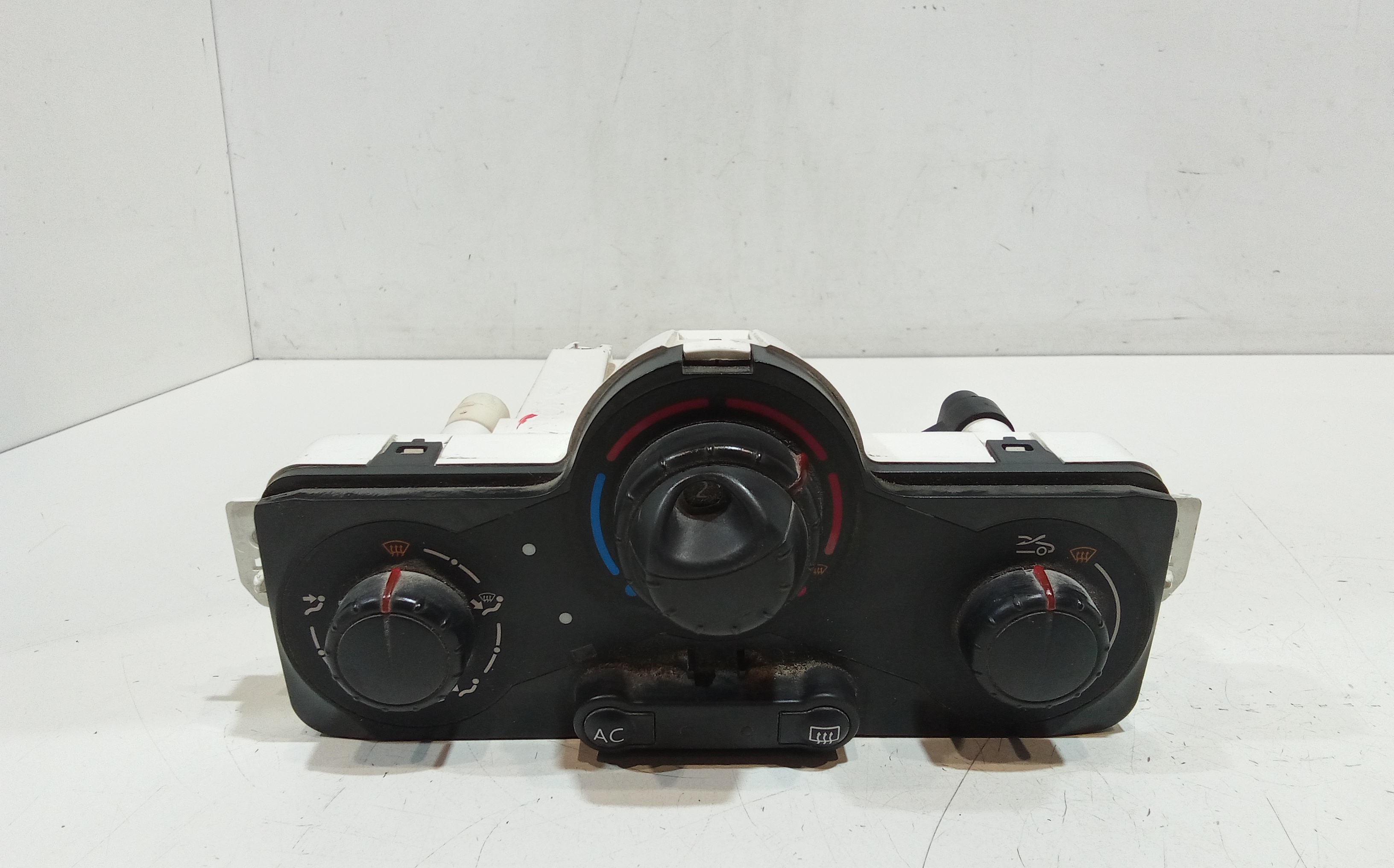 Blocco Comando Climatizzazione 7701070473 Usato