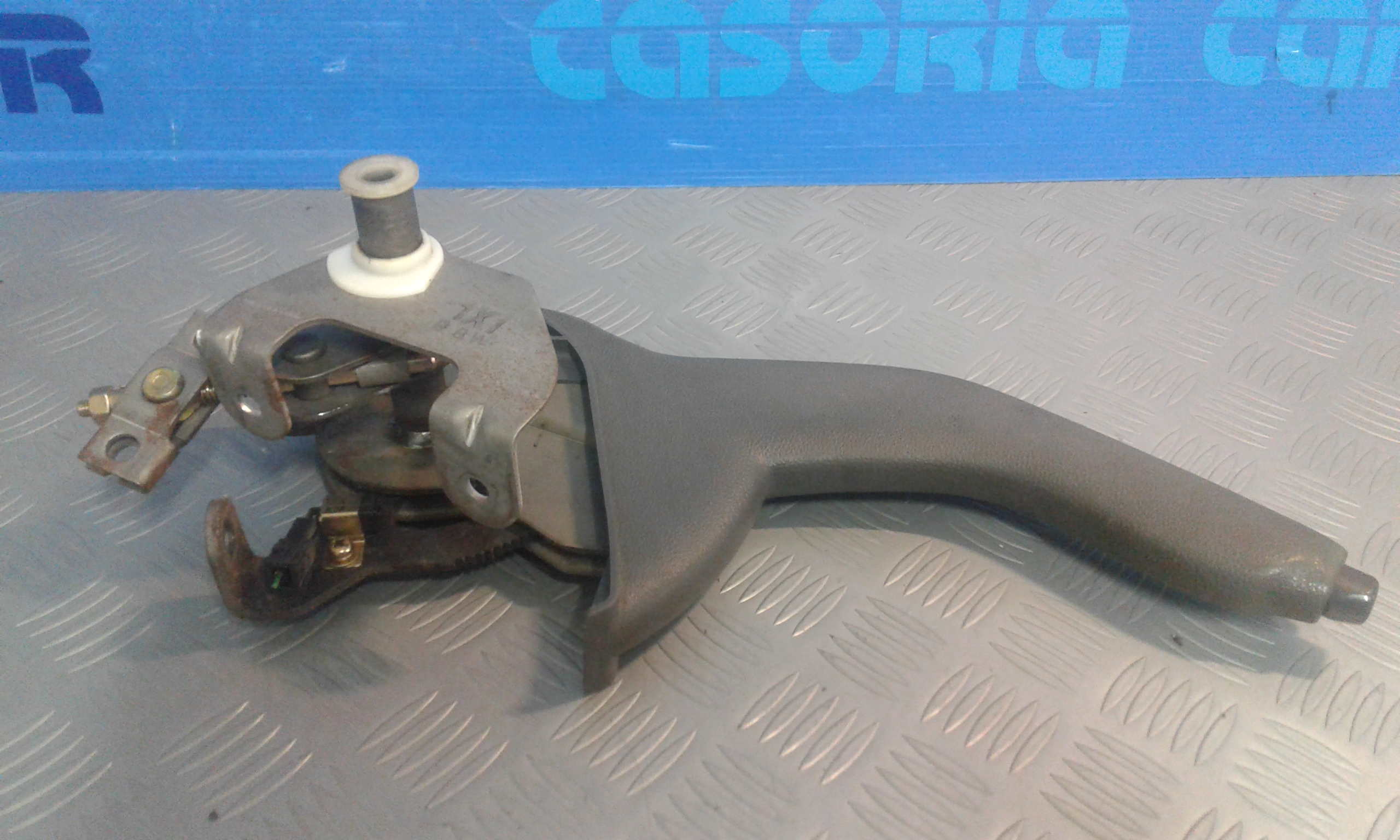 Leva Freno Stazionamento 597101G000RU Usato