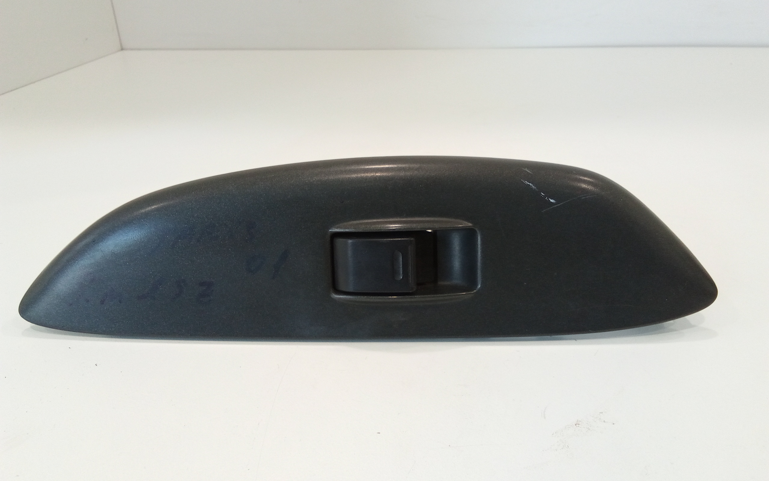 Interruttore Alzacristalli Porta Ant. Destro 8481012080 Usato