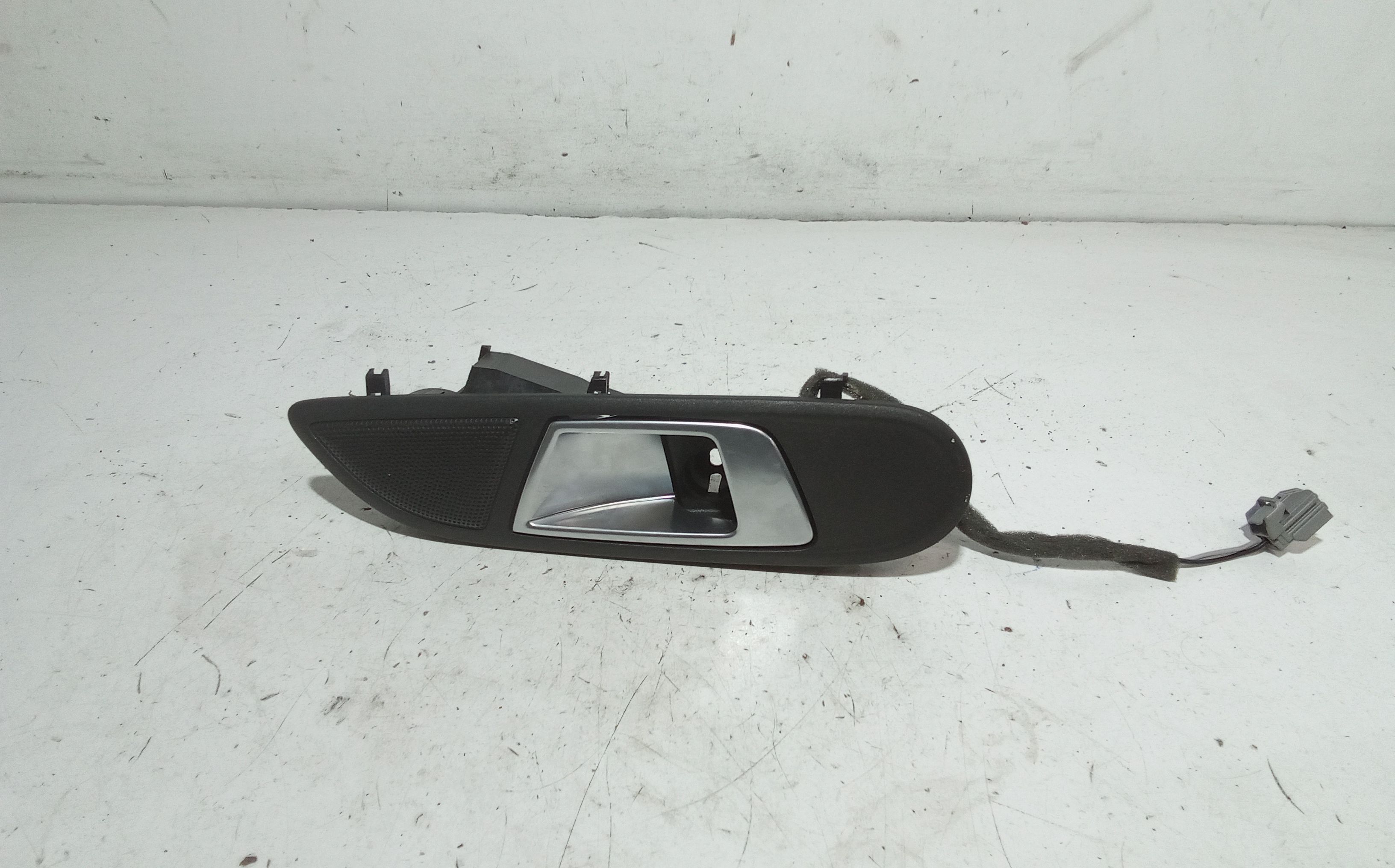 Maniglia Int. Apertura Porta Ant. Destro Usato