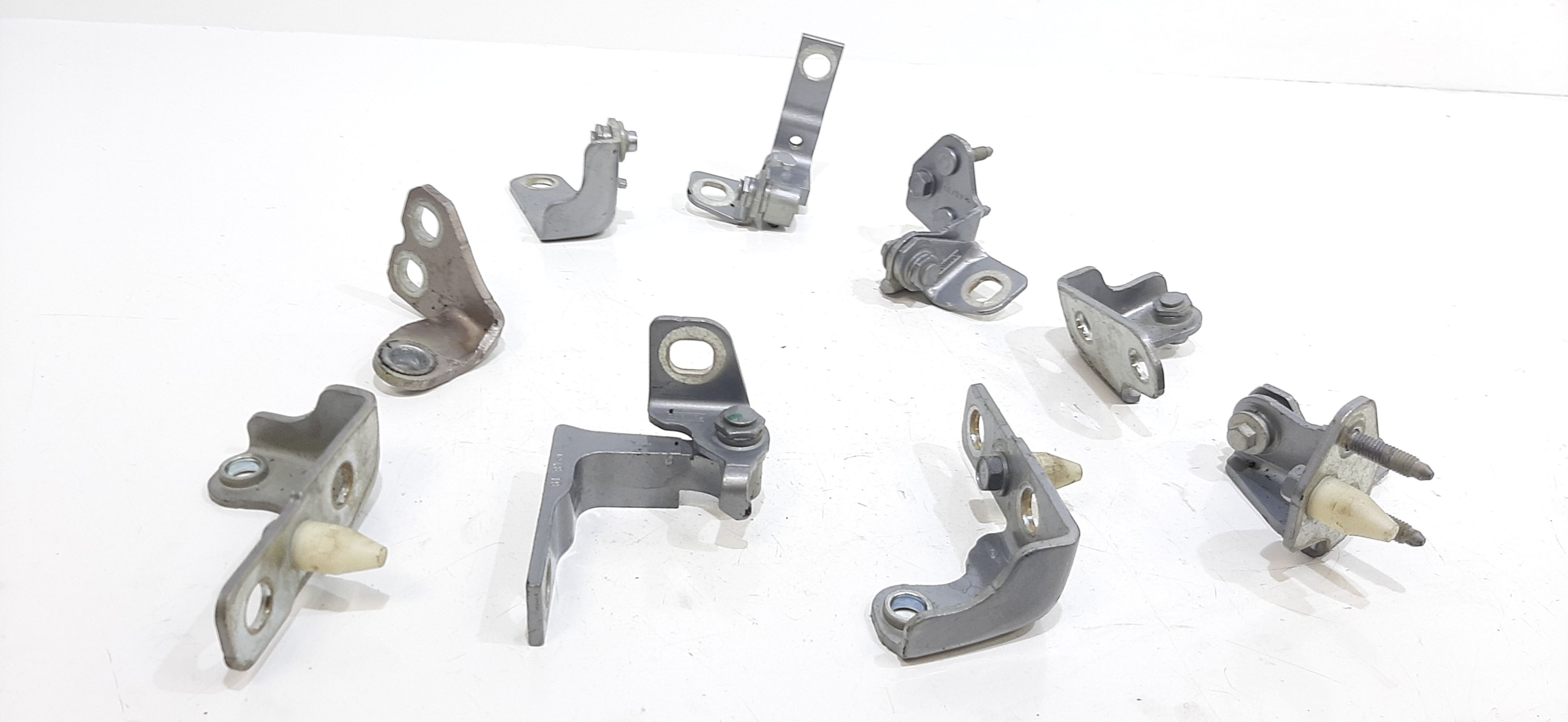 Cerniera Porta Ant. Destro,cerniera Porta Ant.sinistro, Cerniera Porta Post. Destro, Cerniera Porta Post. Sinistro Usato