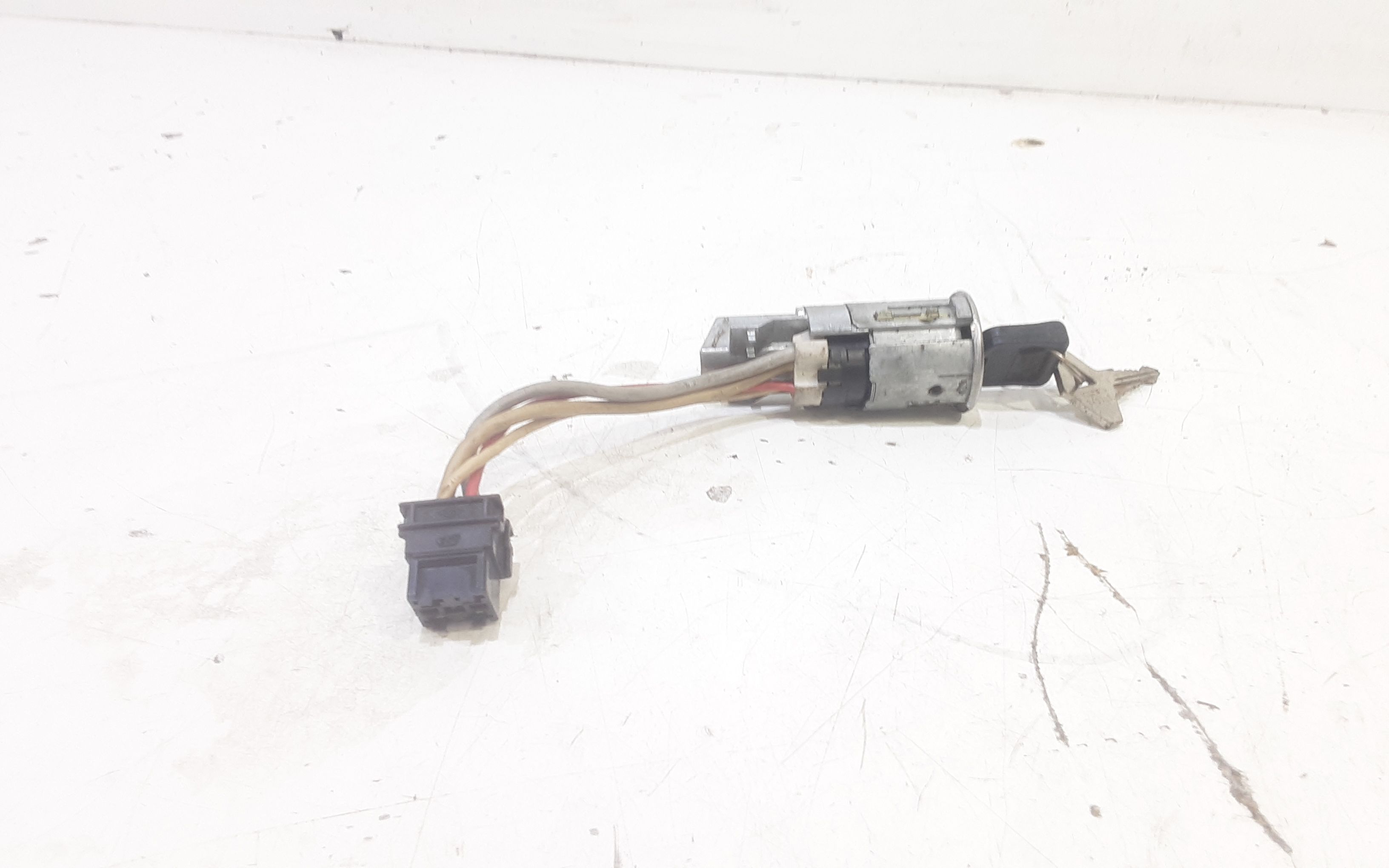 Commutatore Avviamento Con Cilindretti Serrature Usato