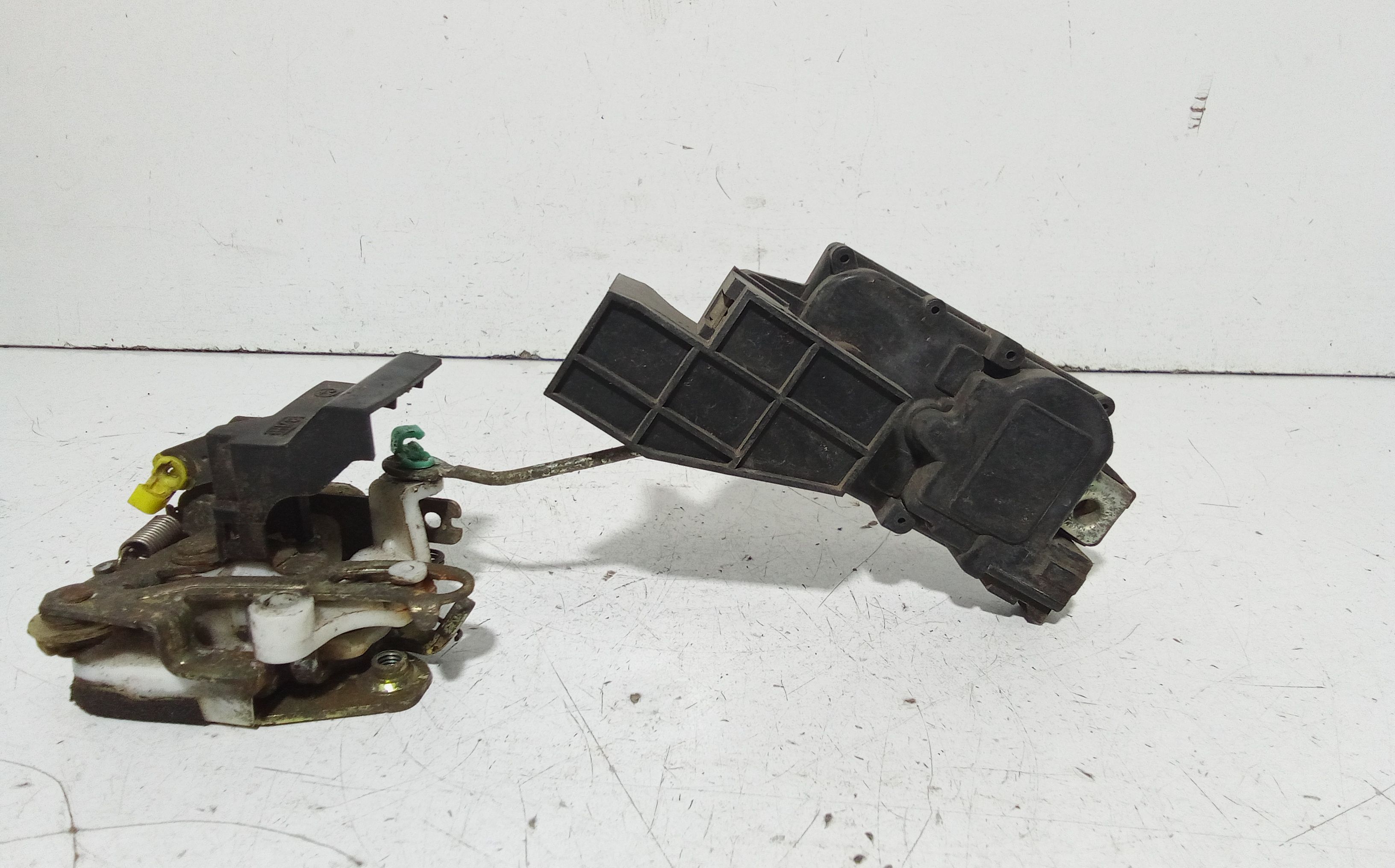 Serratura Porta Ant. Destro 8132027000 Usato