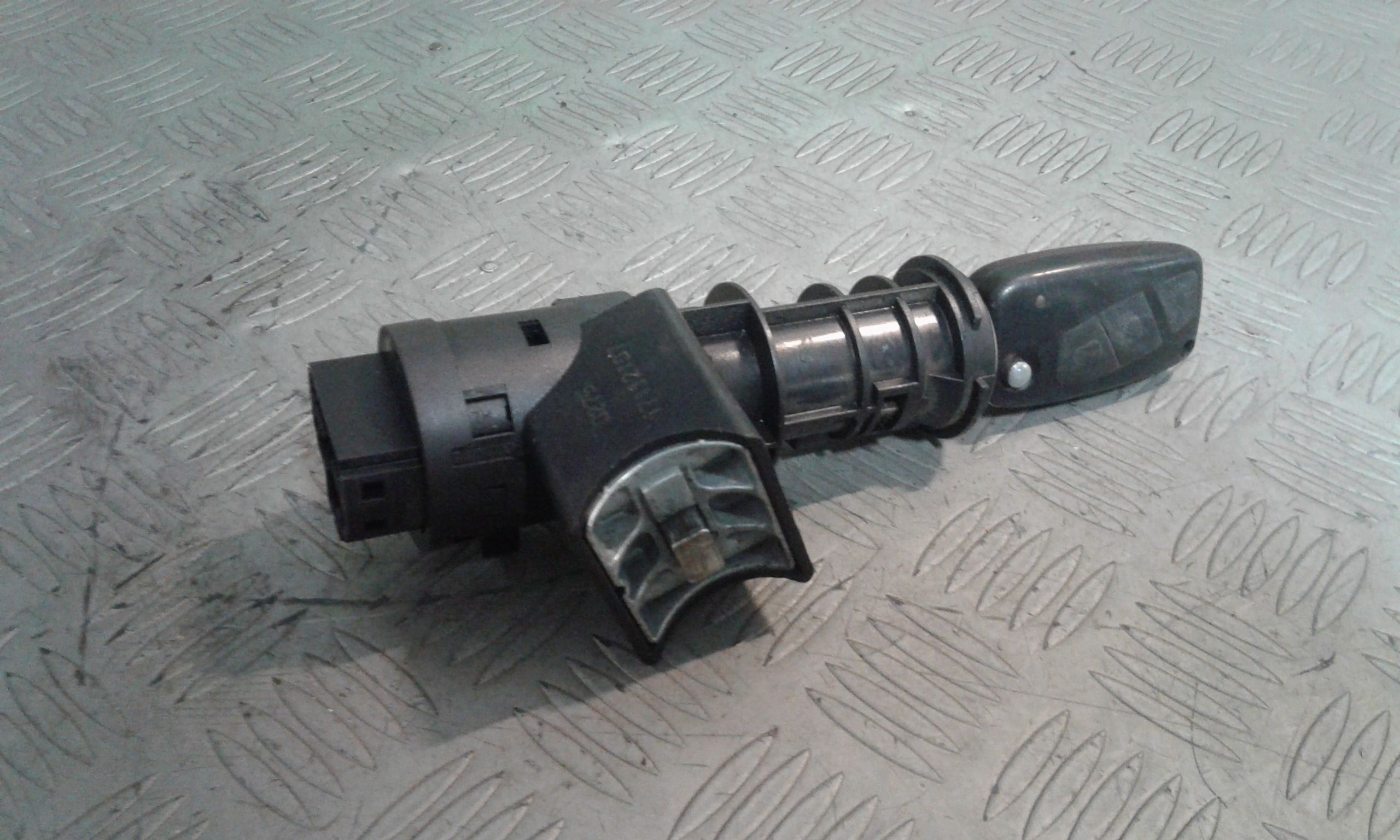 Commutatore Avviamento Con Cilindretti Serrature Usato