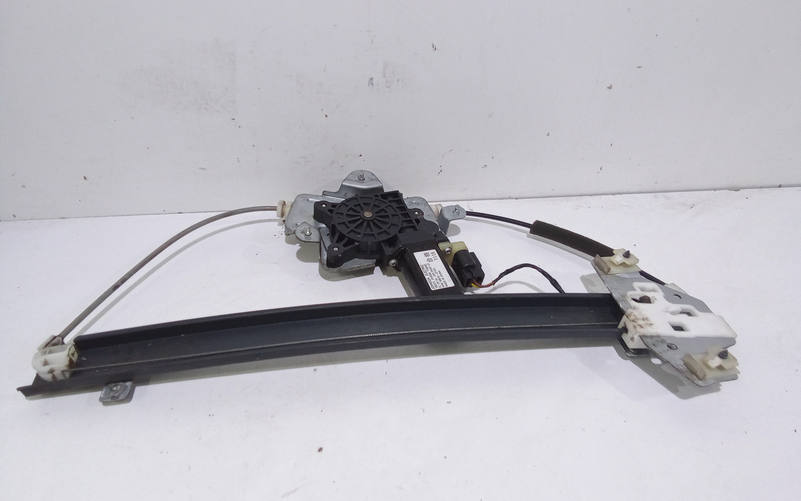 Alzacristallo Porta Ant. Sinistro 8240107000 Usato