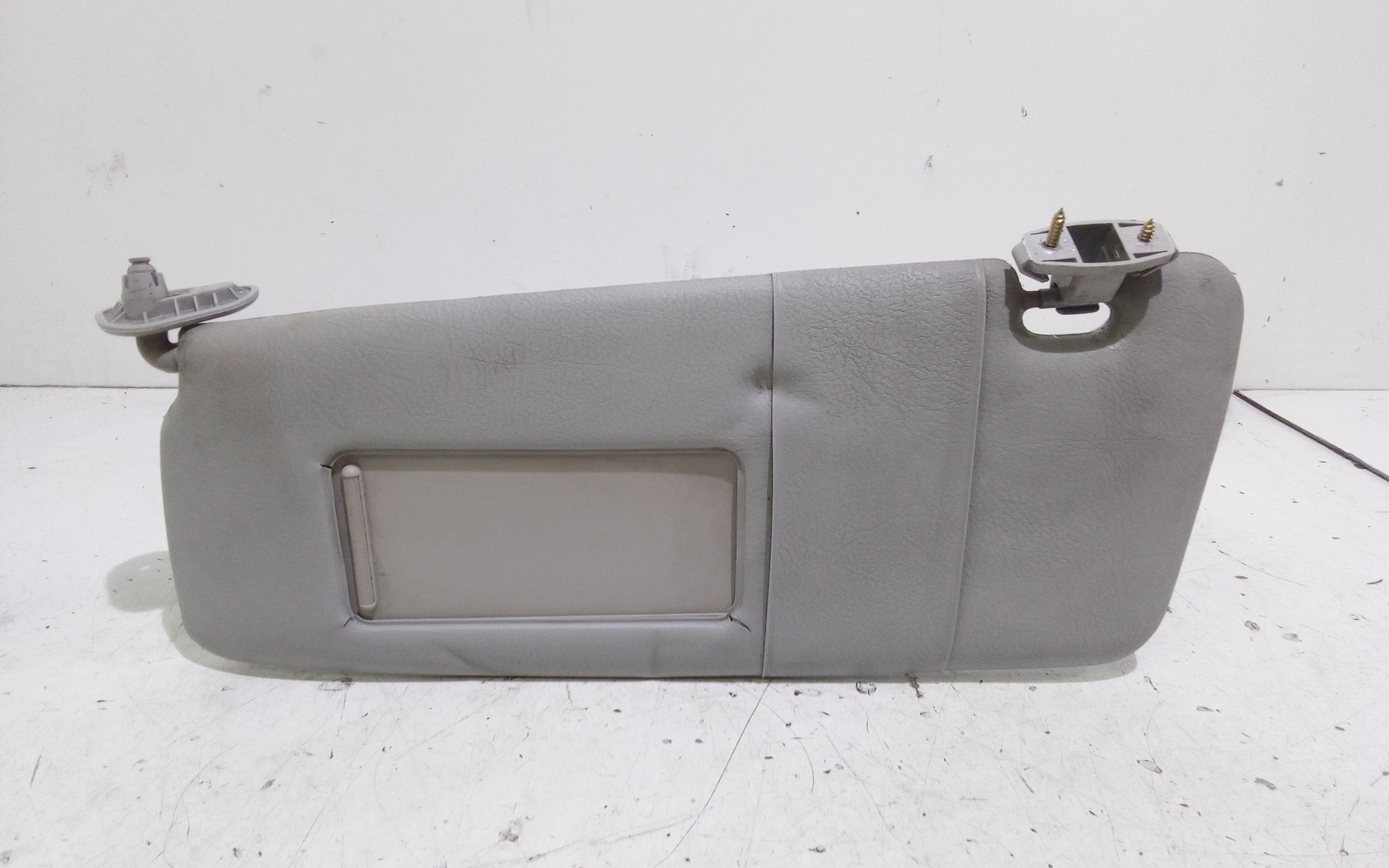 Aletta Parasole Parabrezza Sinistro 51162699047 Usato