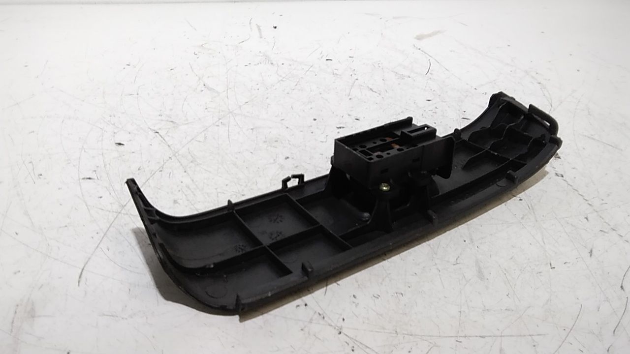 Interruttore Alzacristalli Porta Ant. Destro Usato