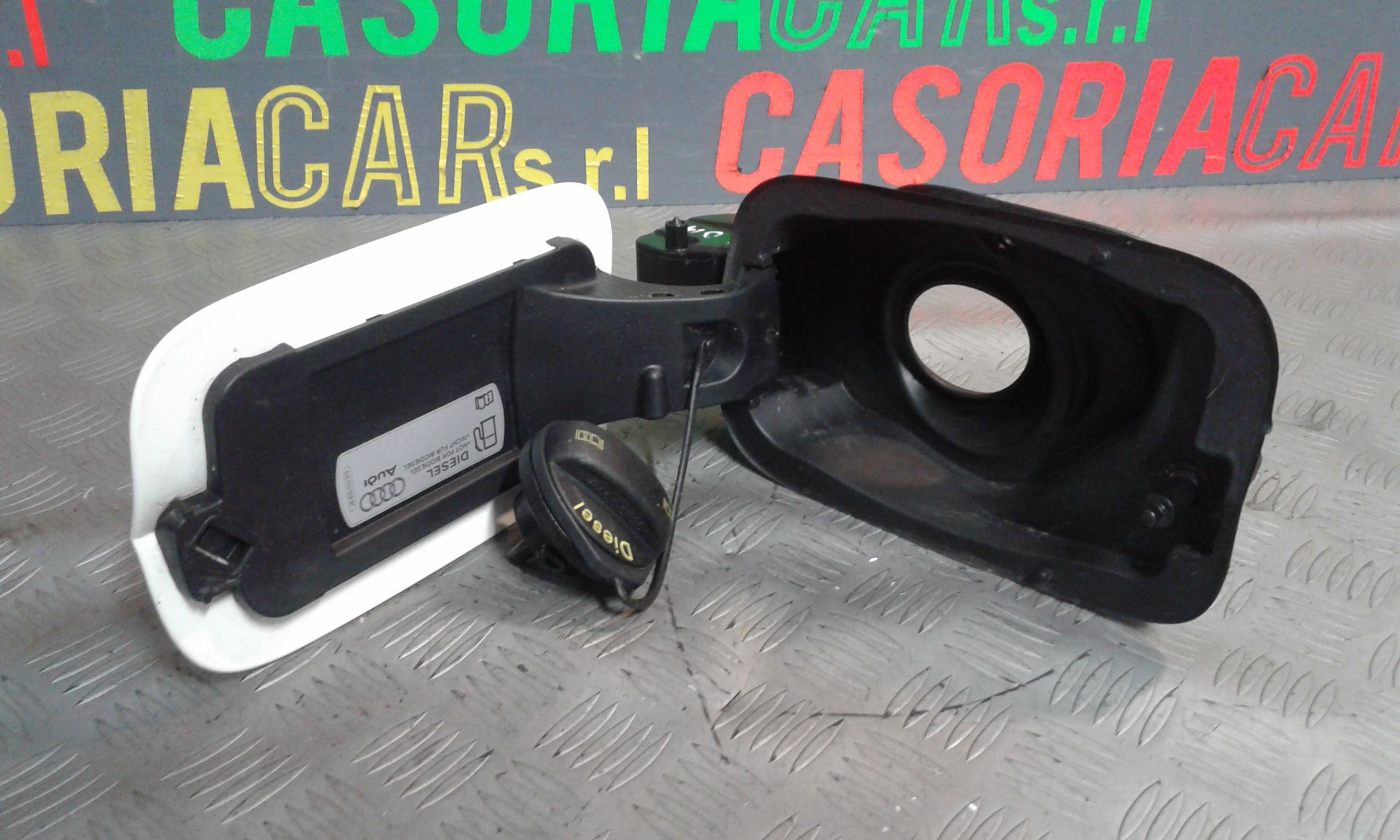 Sportello Carburante 8V4809907CGRU Usato