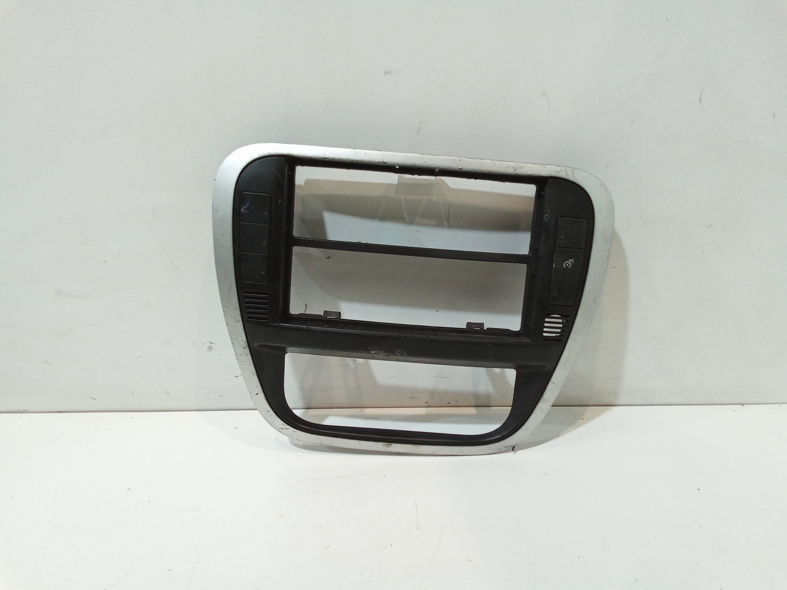 Rivestimento Centr. Cruscotto, Mascherina Portastrumenti Centr. Cruscotto Usato