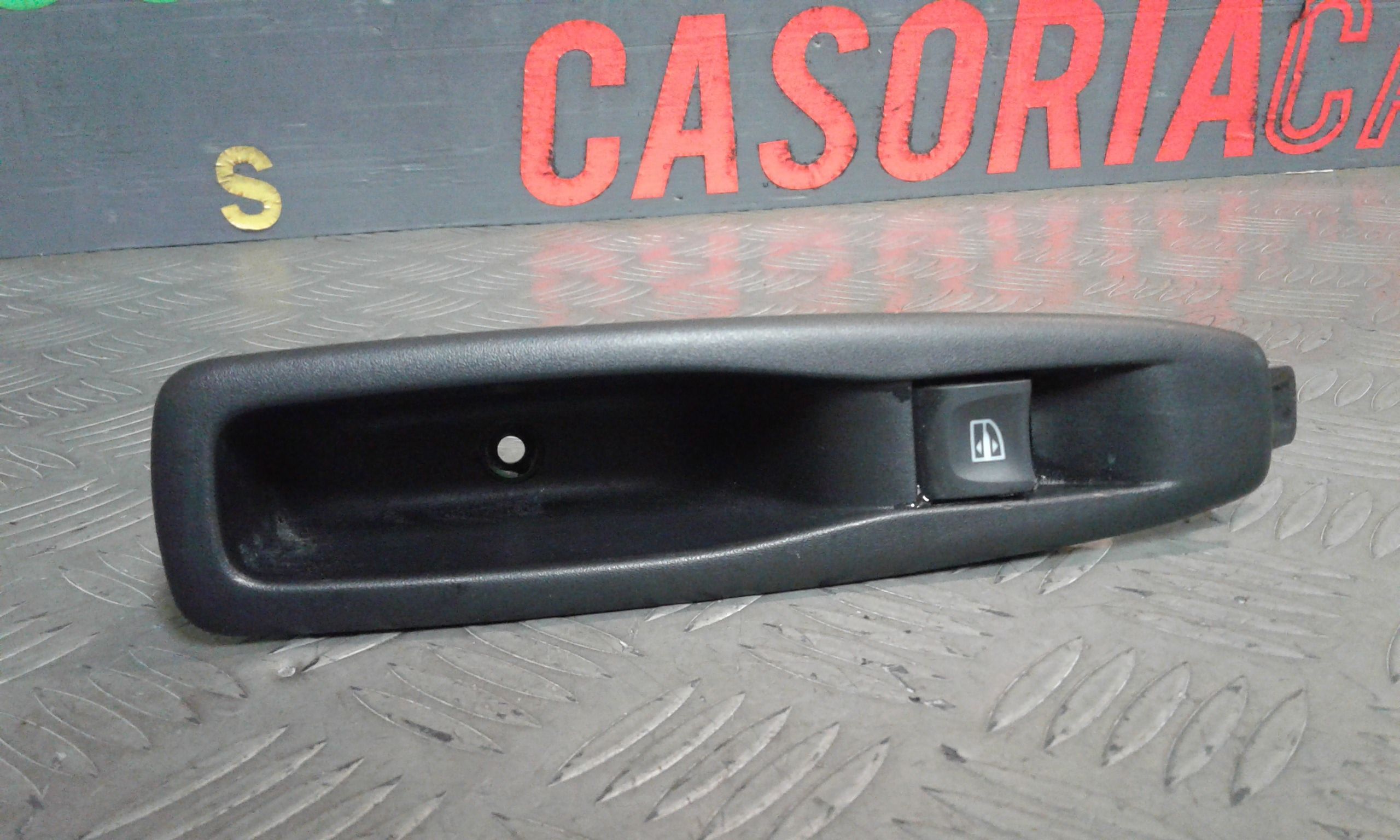 Interruttore Alzacristalli Porta Post. Sinistro 254218614R Usato