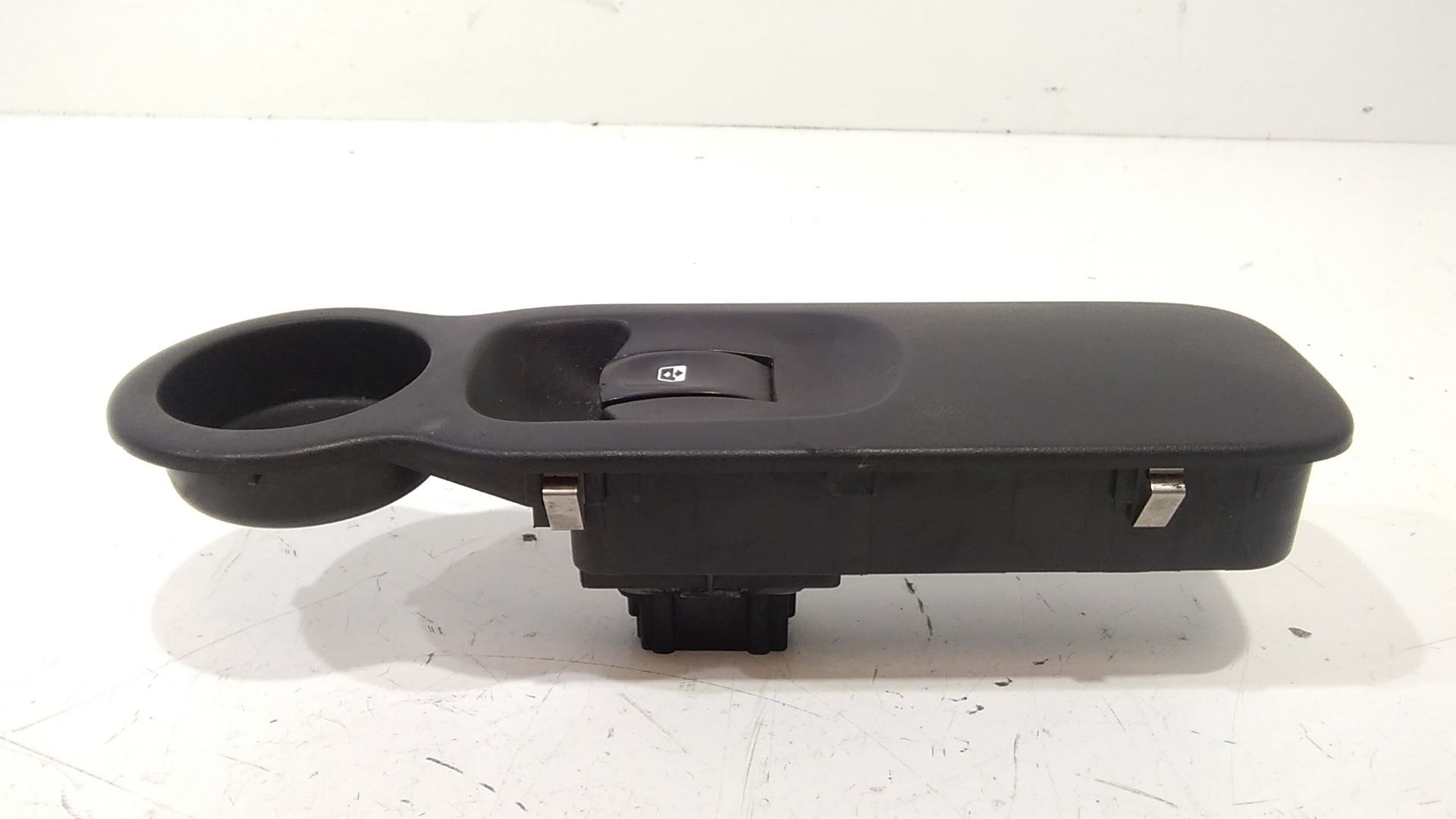 Interruttore Alzacristalli Porta Ant. Destro 8200214936 Usato