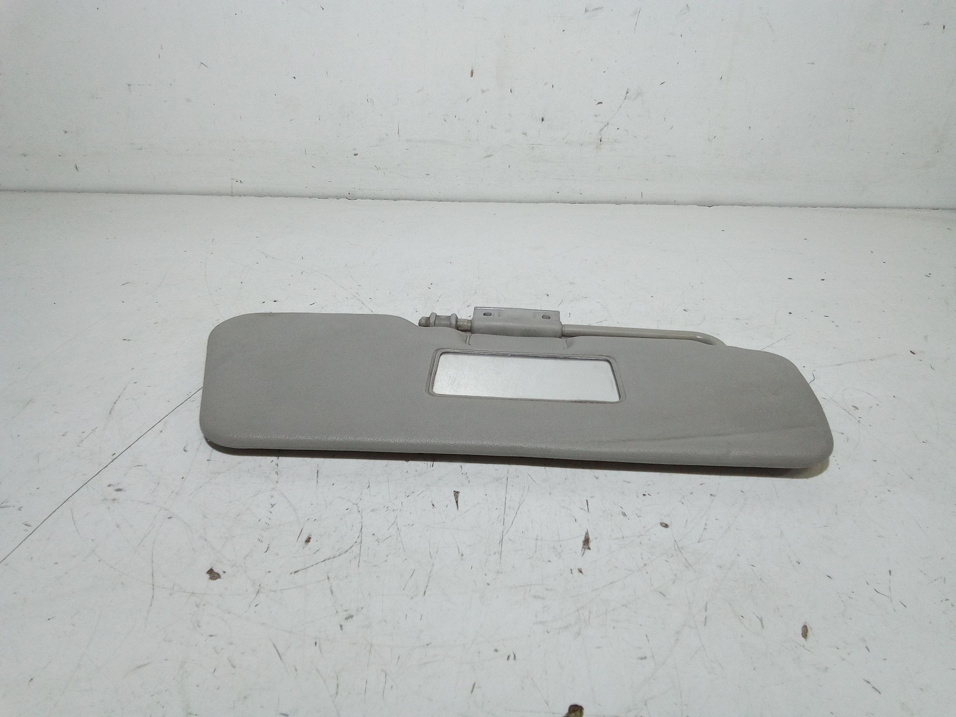 Aletta Parasole Parabrezza Destro 735244339 Usato