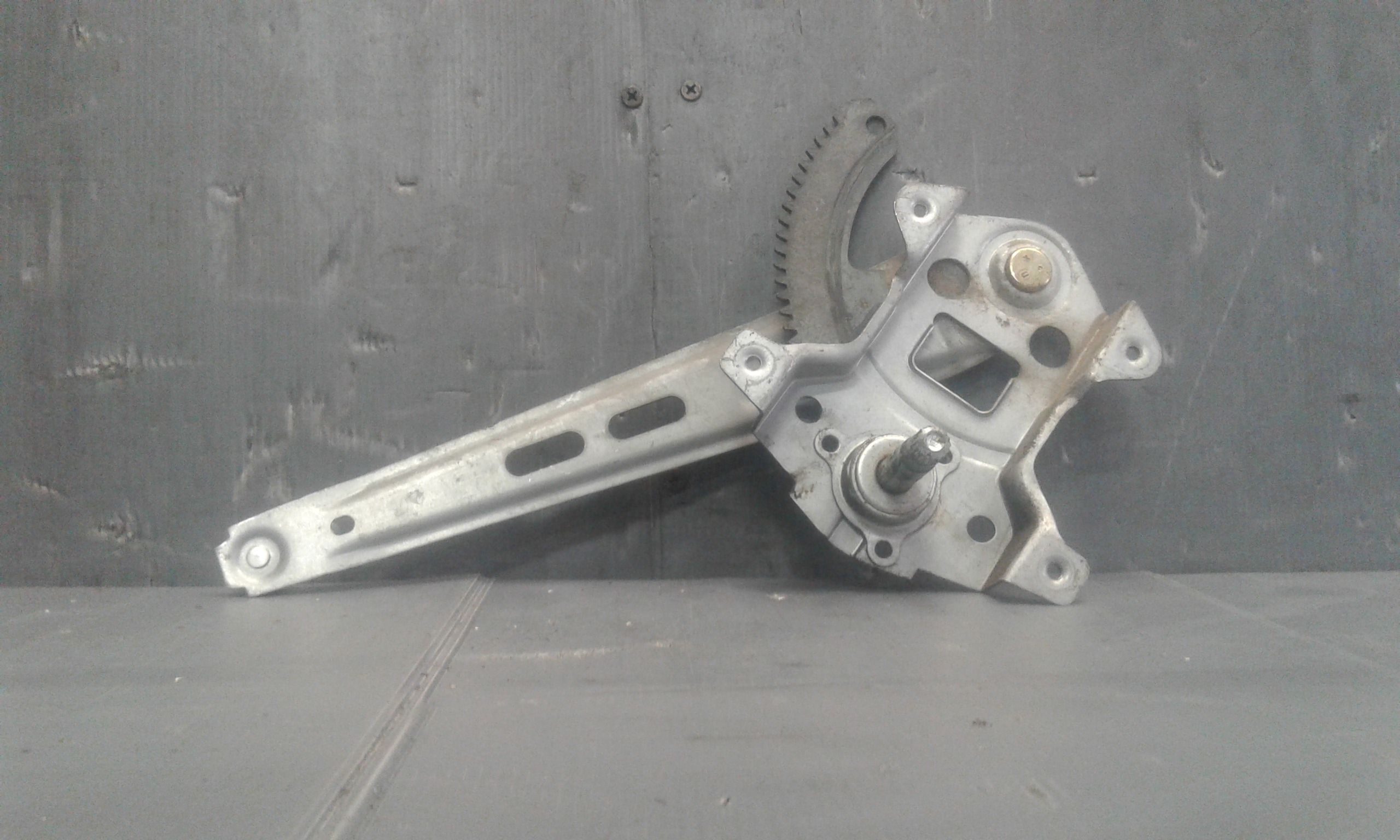 Alzacristallo Porta Post. Sinistro 834011C000 Usato