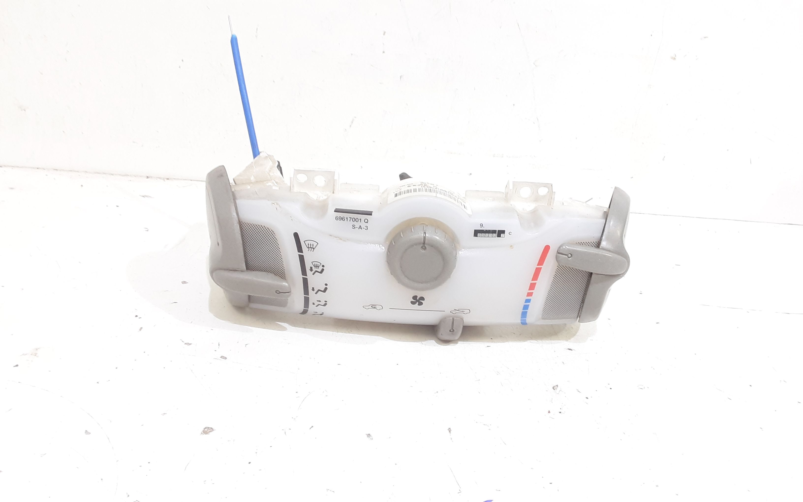 Blocco Comando Climatizzazione 559010H030 Usato