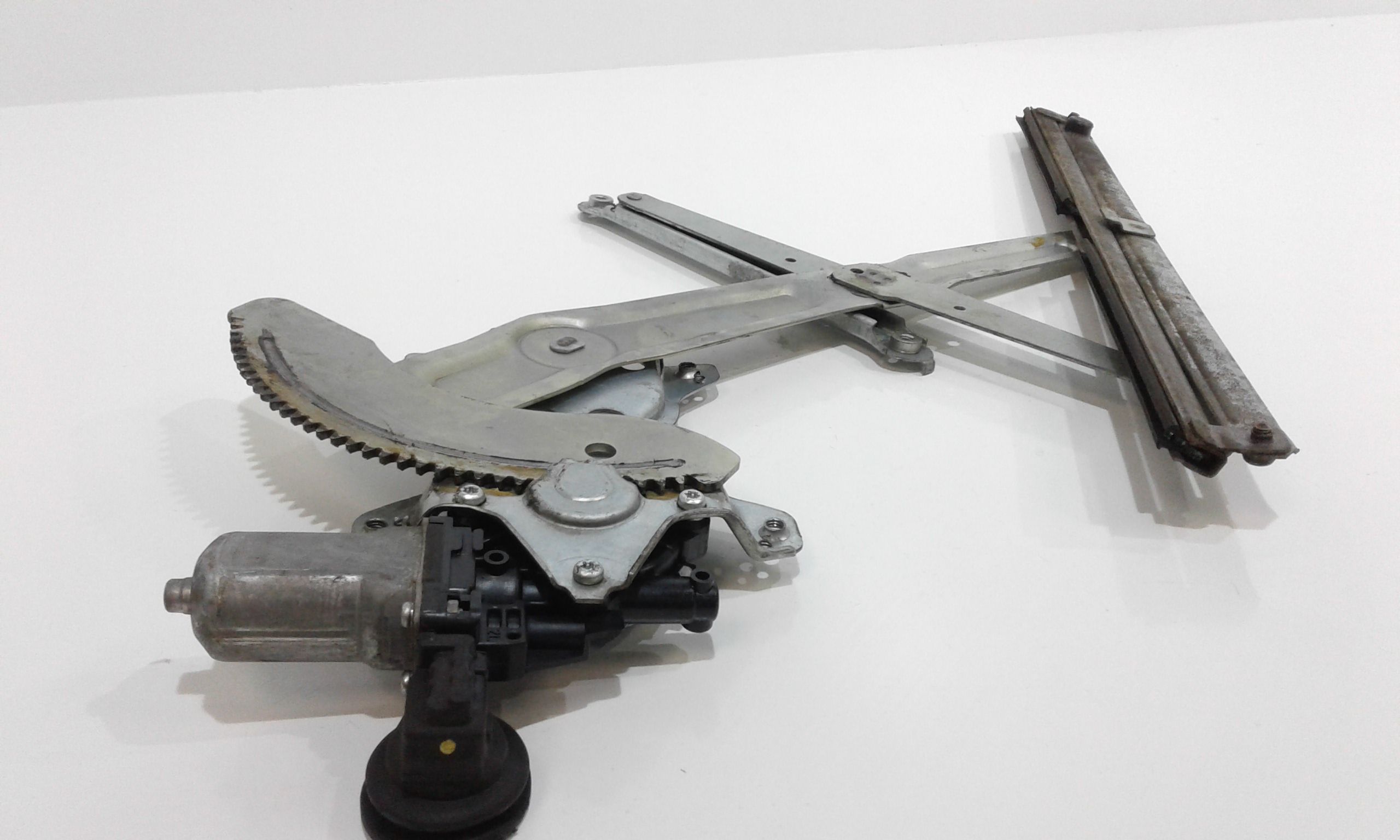 Alzacristallo Porta Ant. Sinistro 8344062J00000 Usato