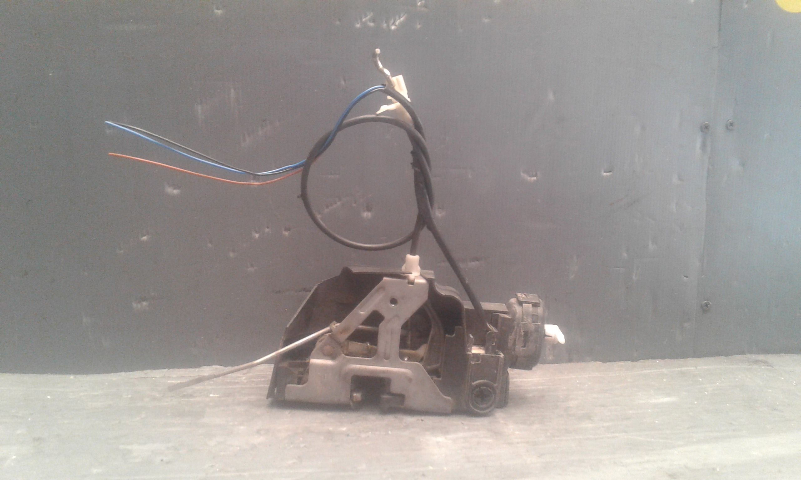 Serratura Porta Ant. Sinistro A1687201935 Usato