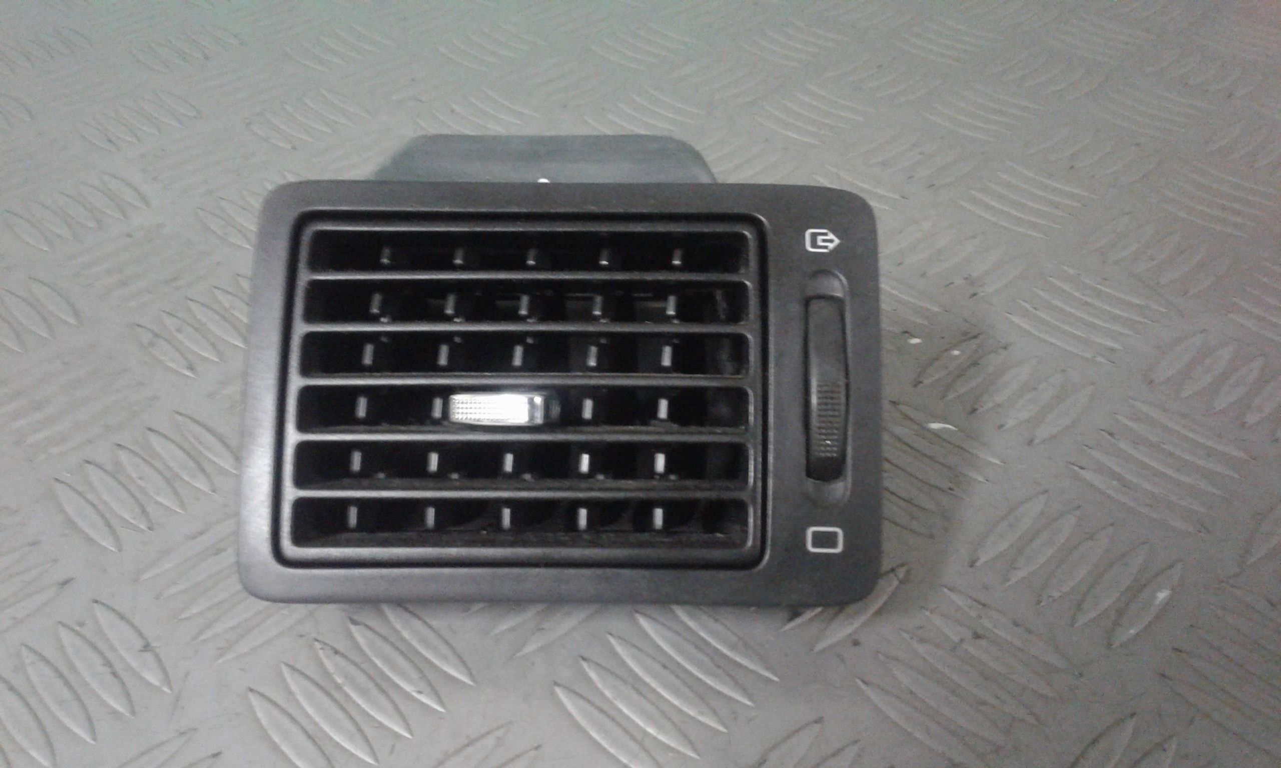 Condotto Aria Bocchette Centr. Sup. Cruscotto Usato