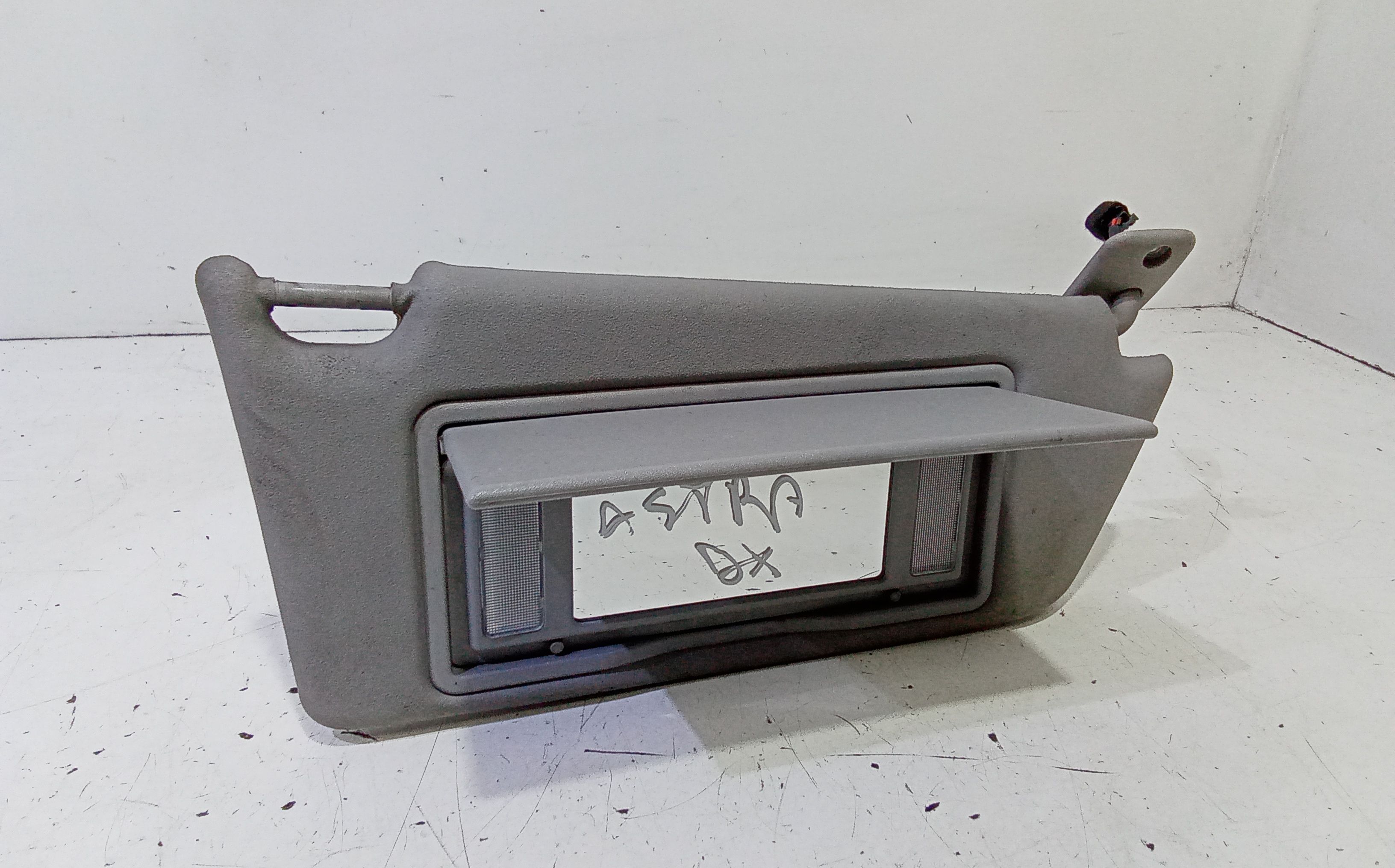 Aletta Parasole Parabrezza Destro 13113045 Usato