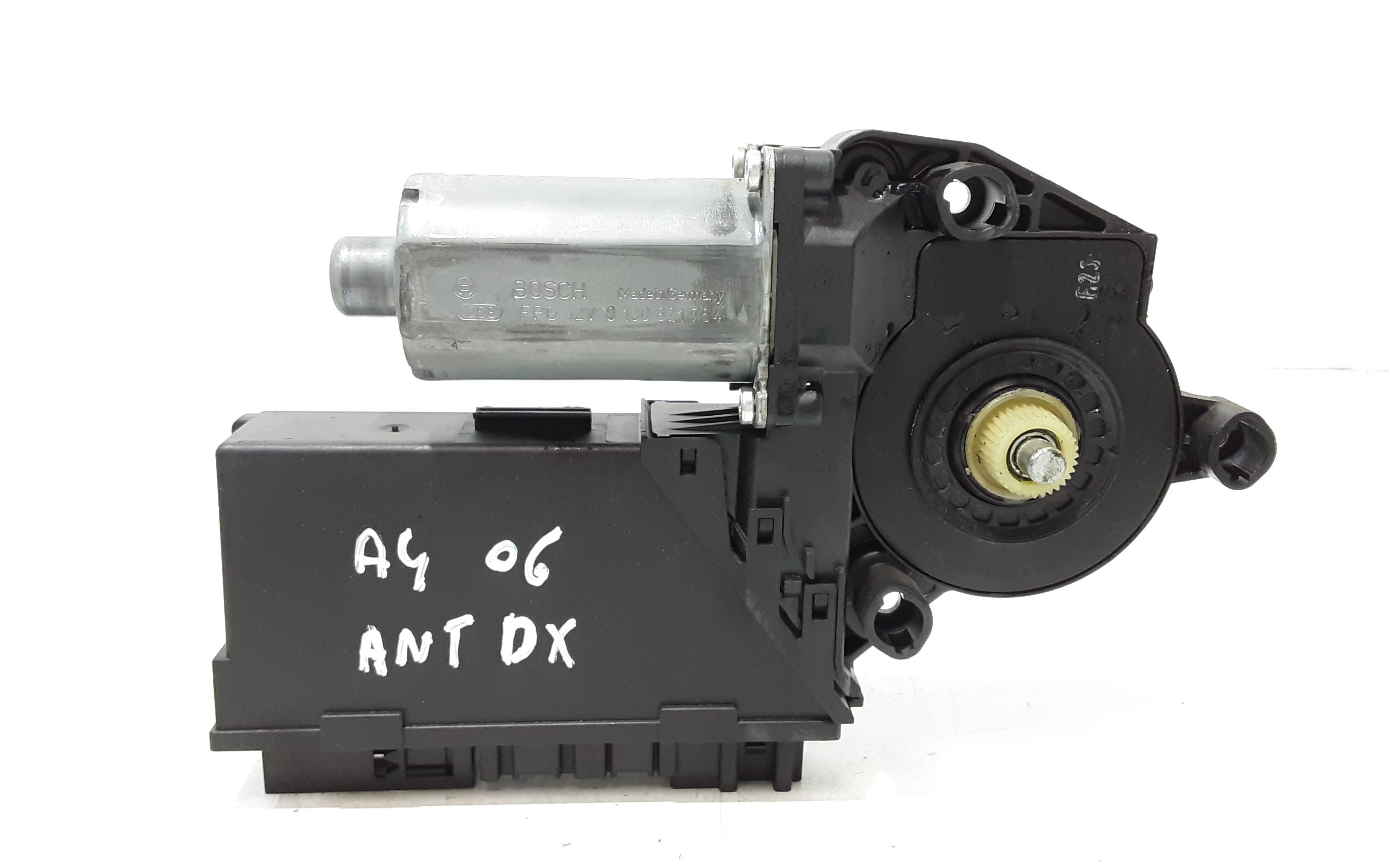 Motorino Alzacristallo Porta Ant. Destro 8E1959802G Usato