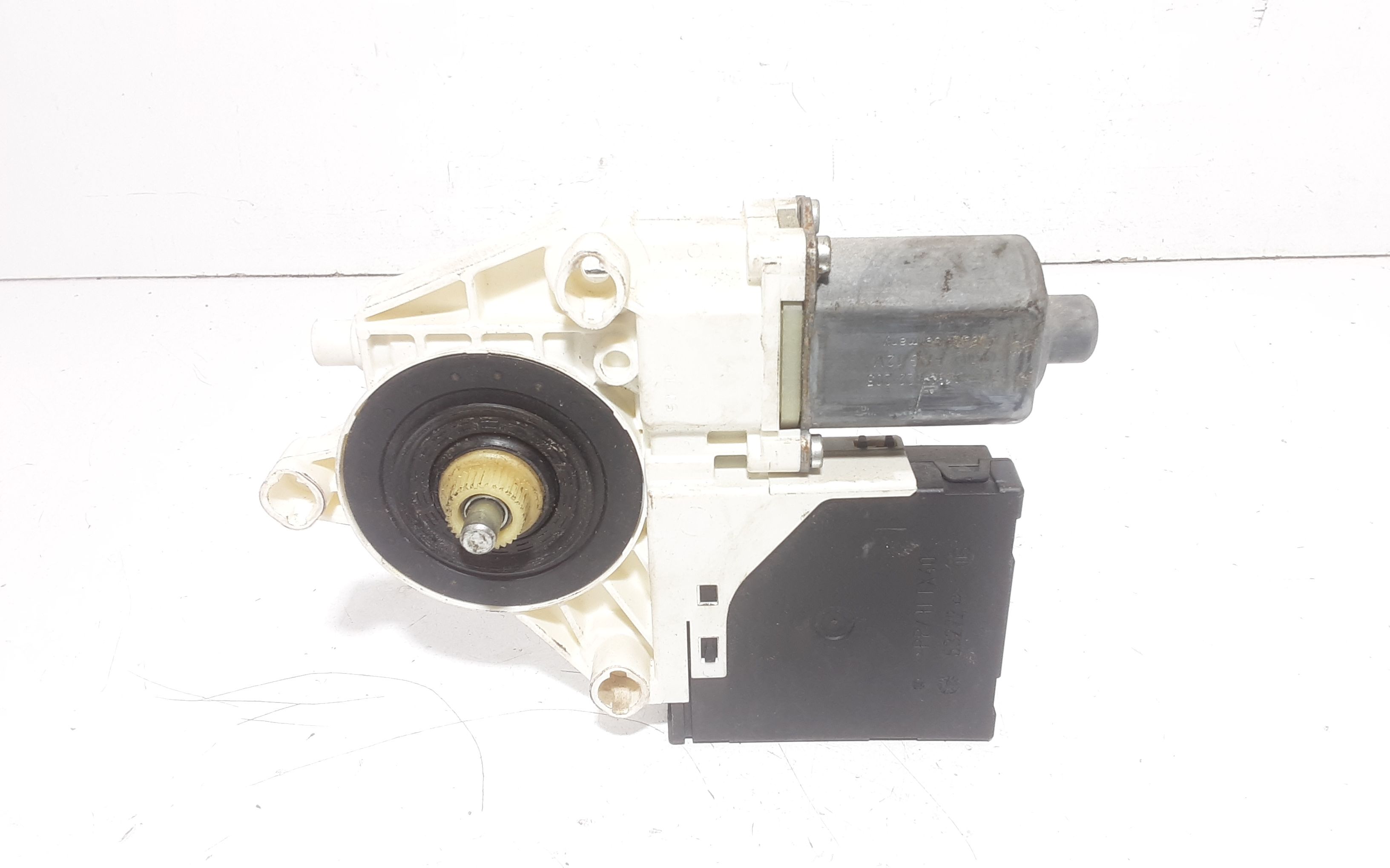 Motorino Alzacristallo Porta Ant. Destro 8P0959802G Usato