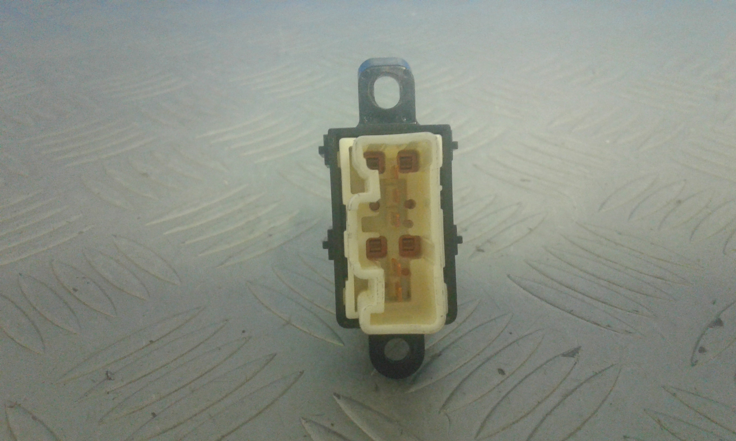 Interruttore Alzacristalli Porta Post. Sinistro GE4T66370A Usato