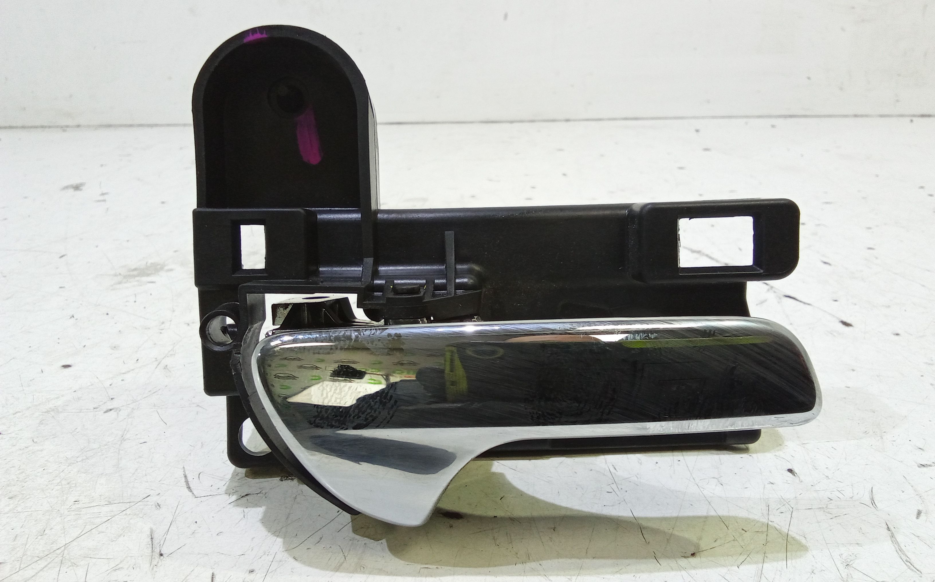 Maniglia int. apertura porta post. Destro - Immagine 1 di 5