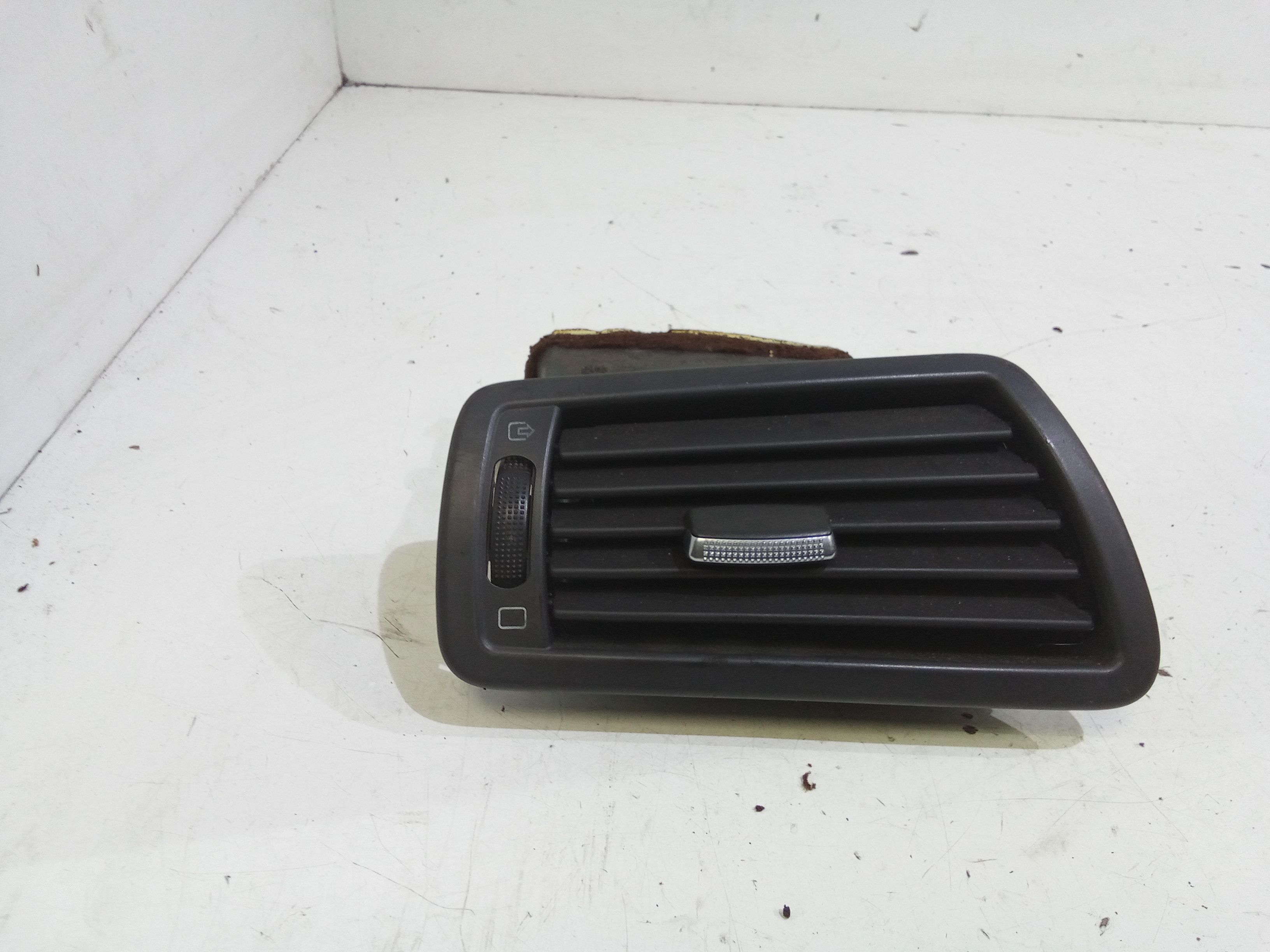 Condotto Aria Bocchette Lat. Cruscotto Sinistro 1489745080 Usato