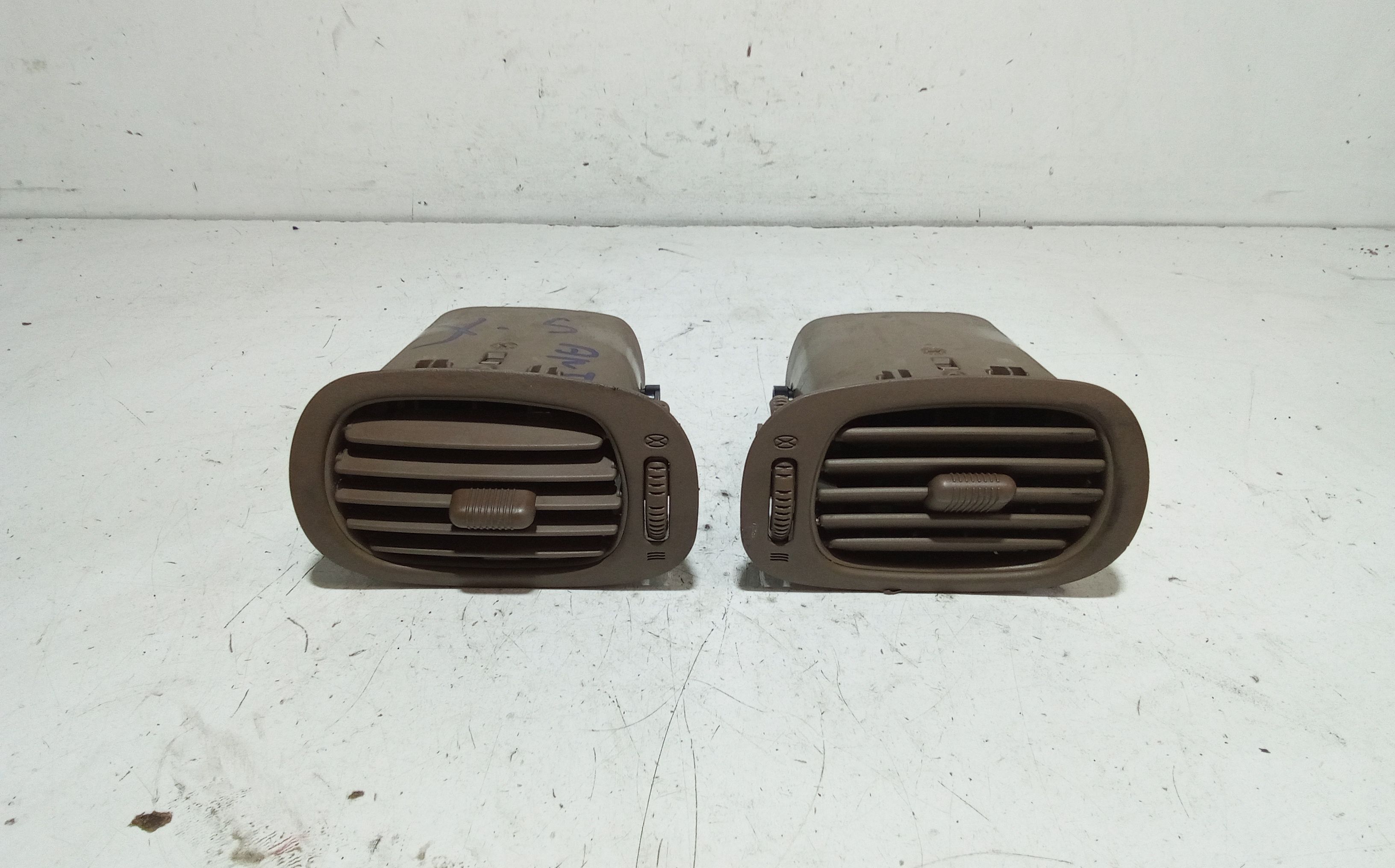 Condotto Aria Bocchette Centr. Sup. Cruscotto Usato