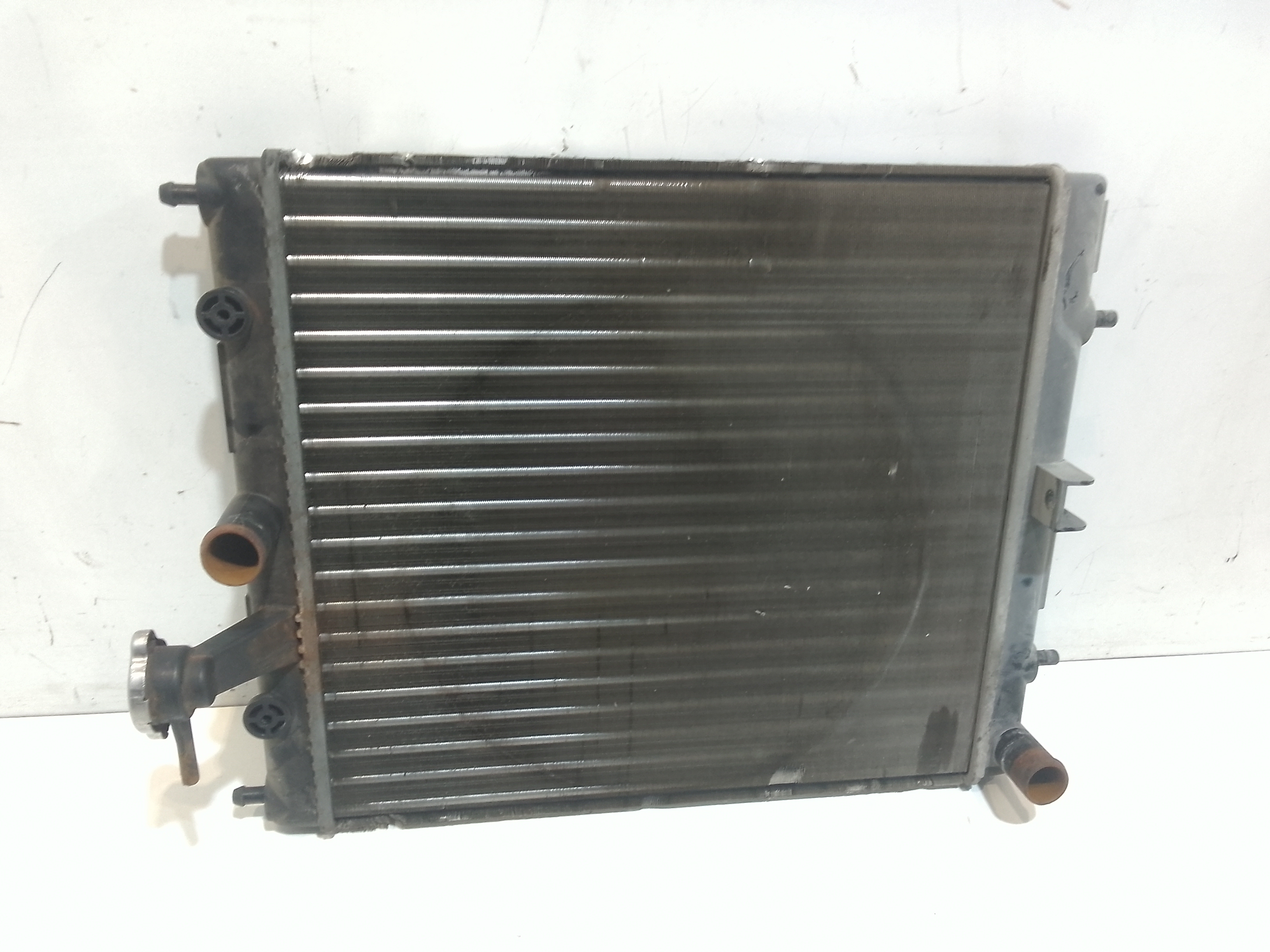 Radiatore 214101F515 Usato