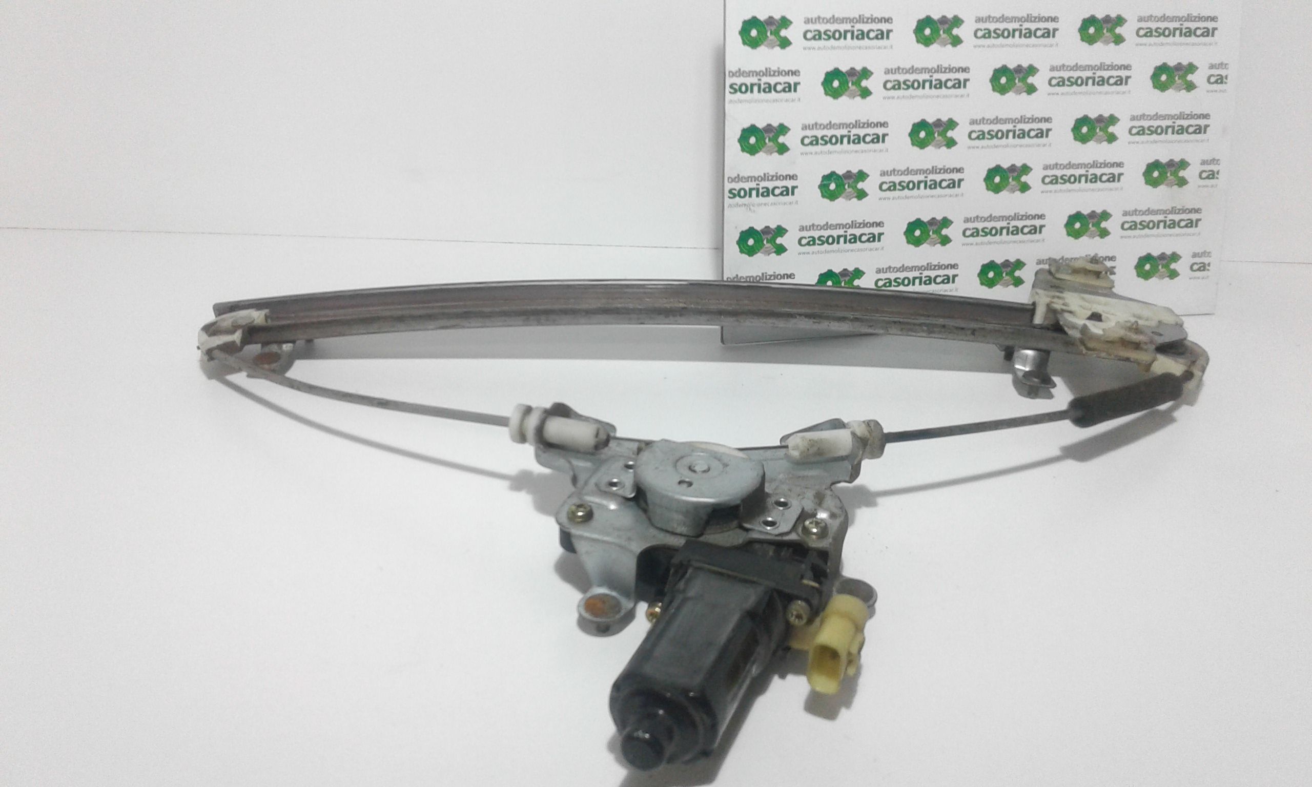 Alzacristallo Porta Ant. Destro 824021C000 Usato