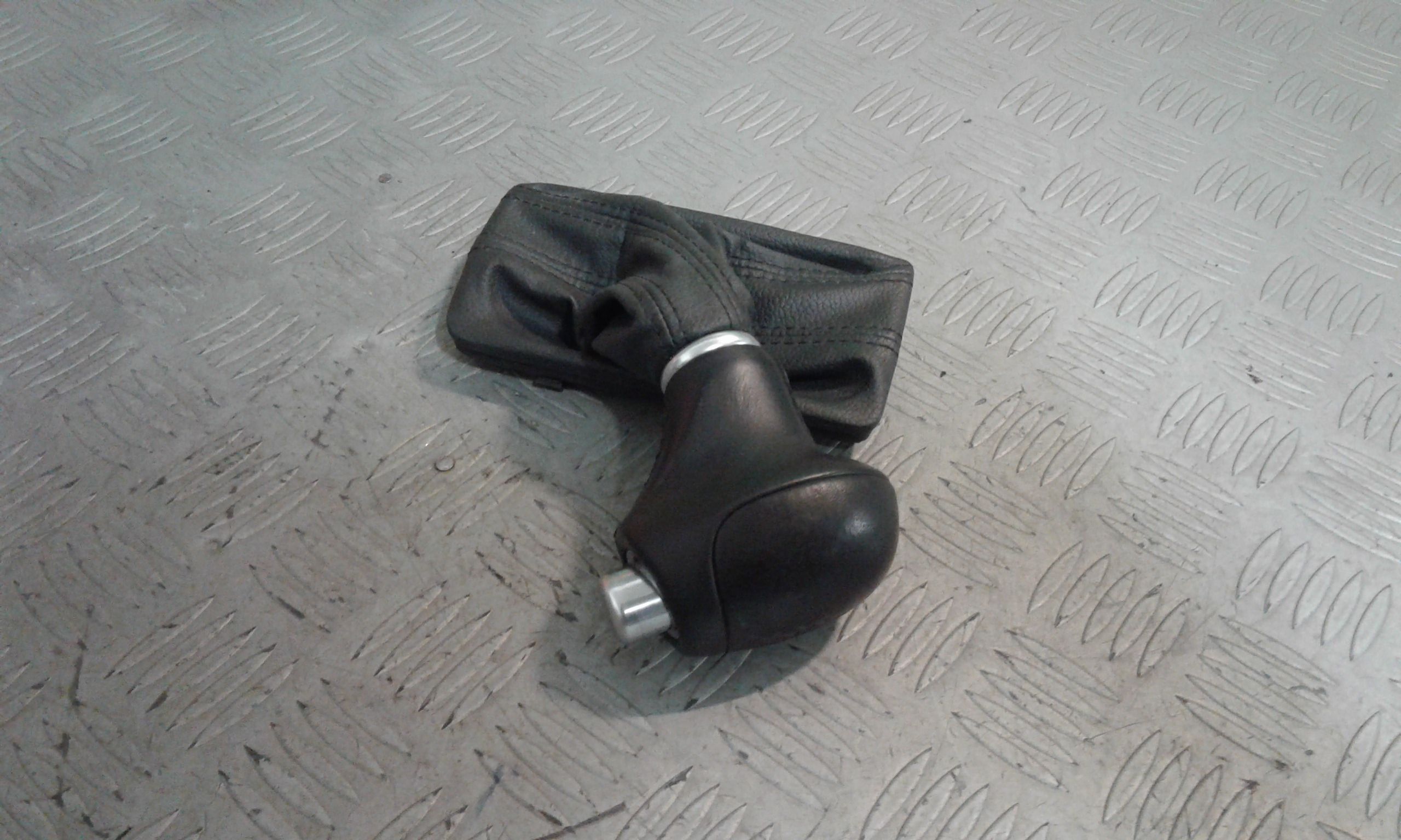 Pomello Leva Cambio 437112P100VA Usato