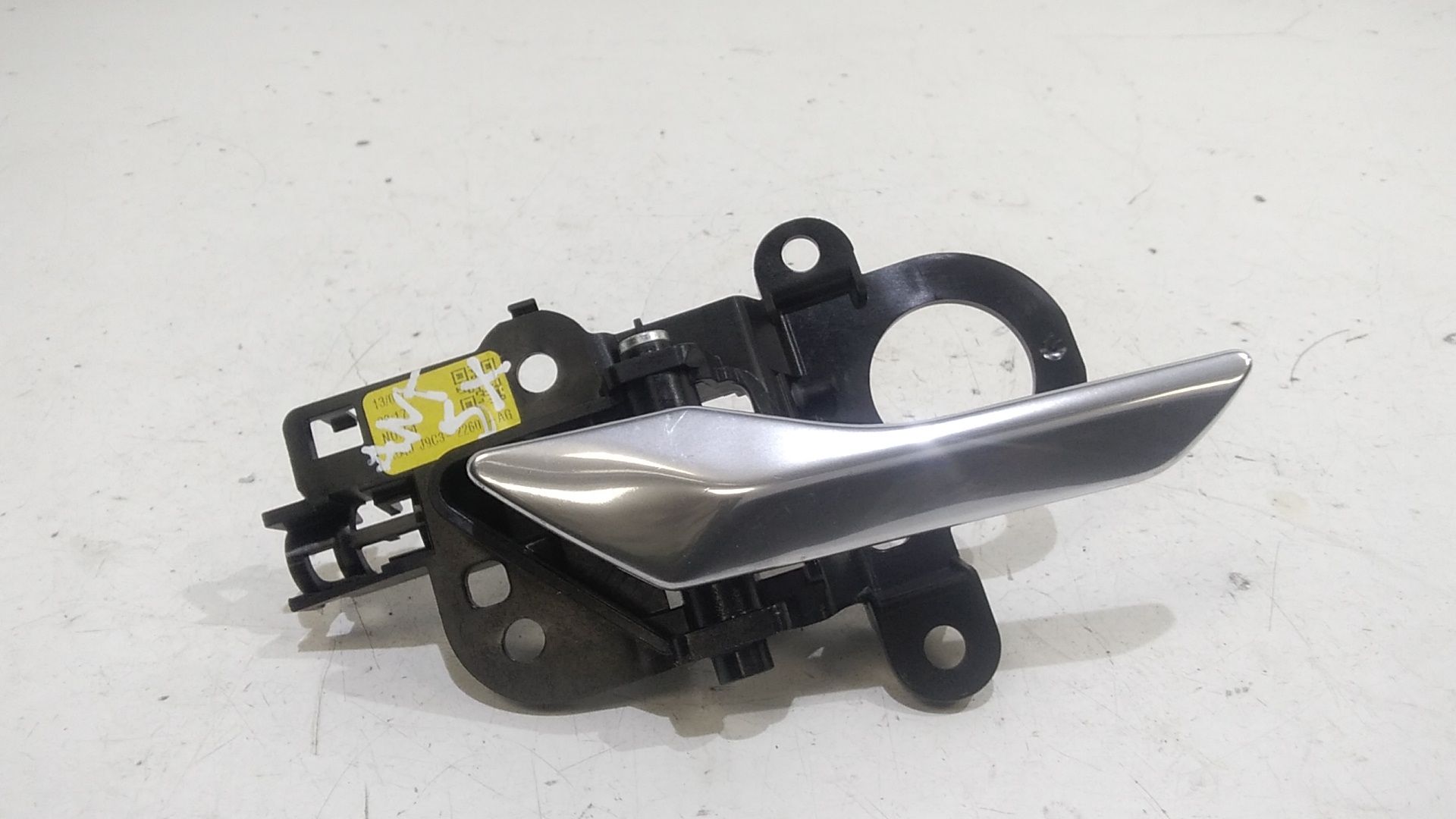 Maniglia Int. Apertura Porta Ant. Sinistro J9C12906 Usato