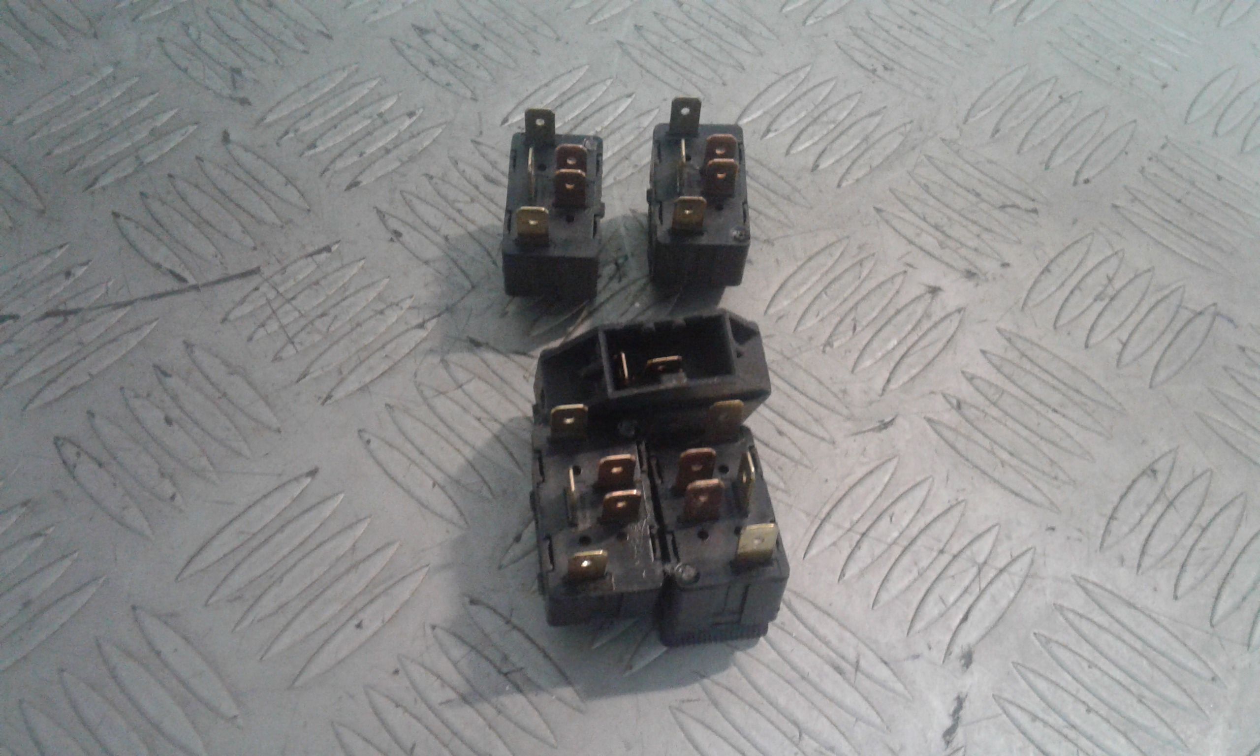 Interruttore Alzacristalli Porta Ant. Sinistro Usato