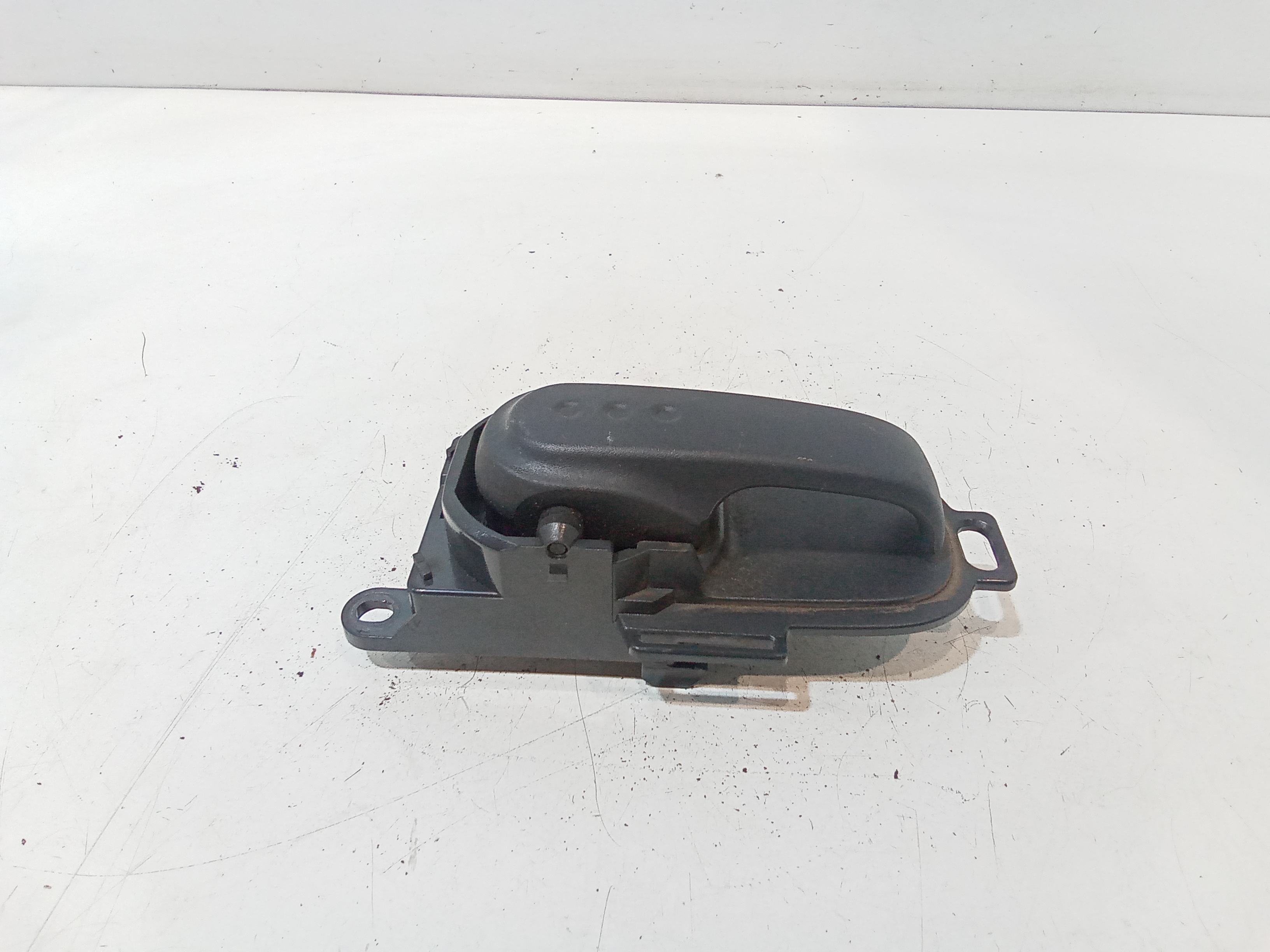 Maniglia Int. Apertura Porta Post. Sinistro 806719U000 Usato