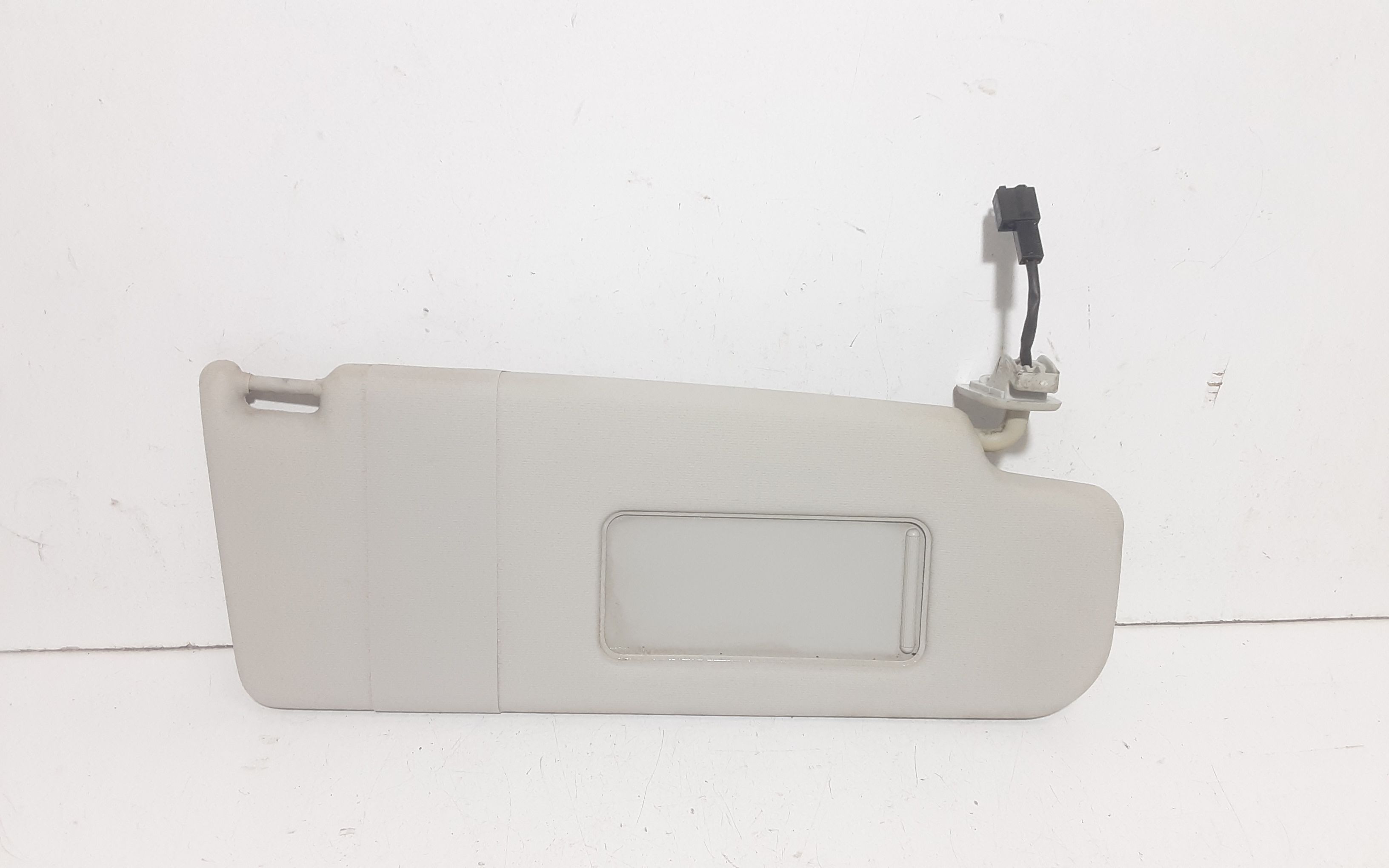 Aletta Parasole Parabrezza Destro 1K0857552L2F4 Usato