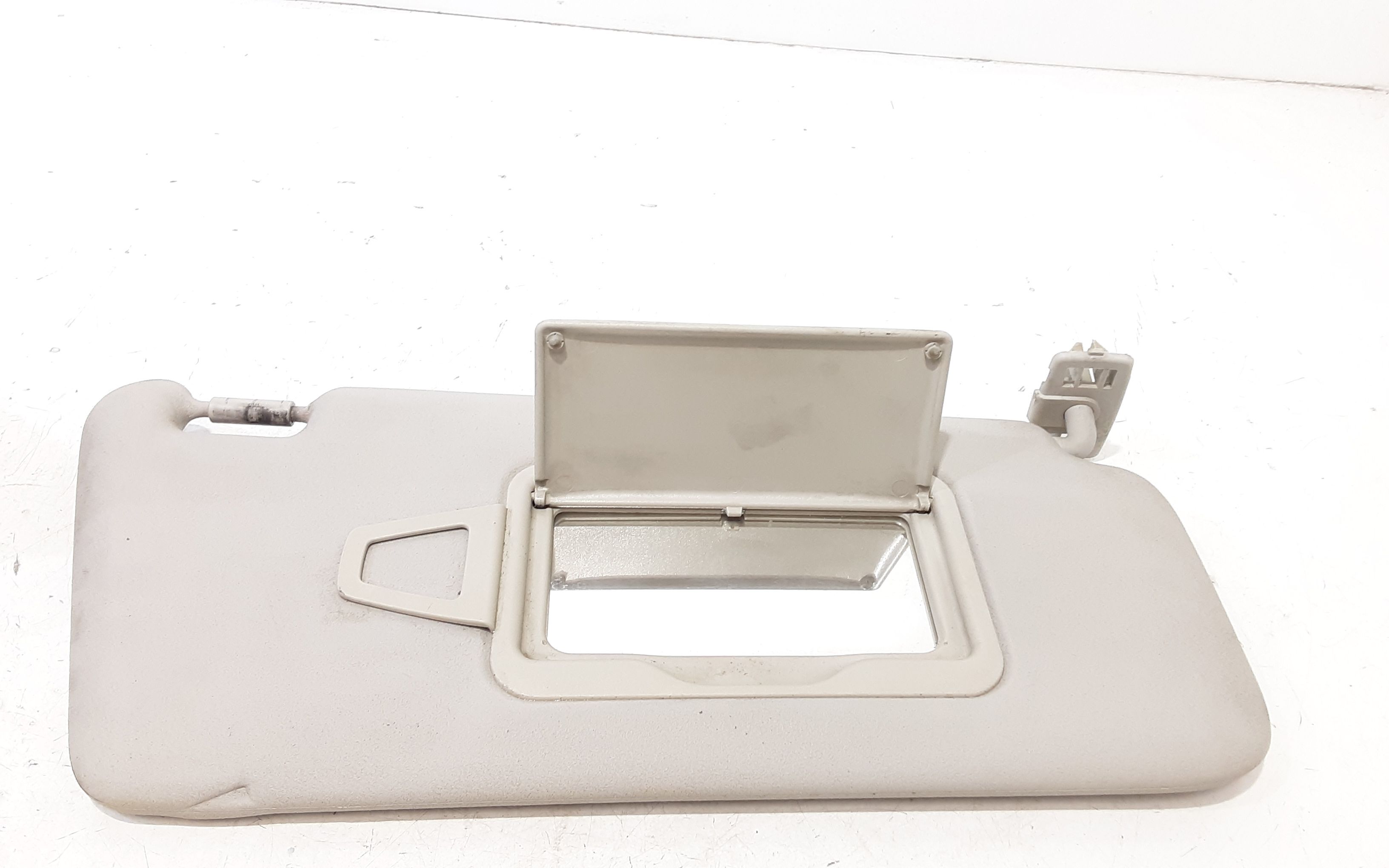 Aletta Parasole Parabrezza Destro A16981004107H48 Usato