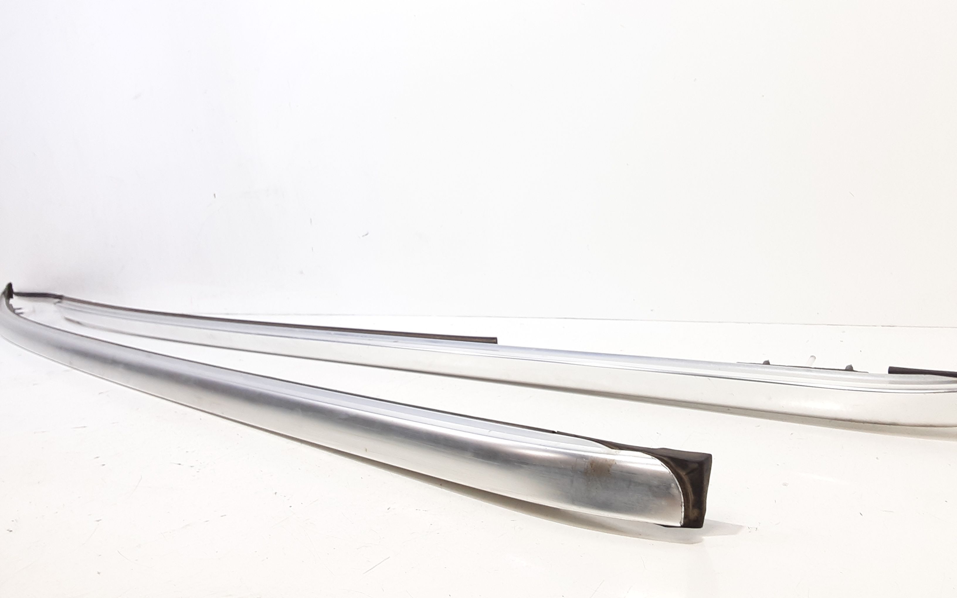 Barre Portatutto Per Mancorrente Tetto Destro + Barre Portatutto Per Mancorrente Tetto Sinistro Usato