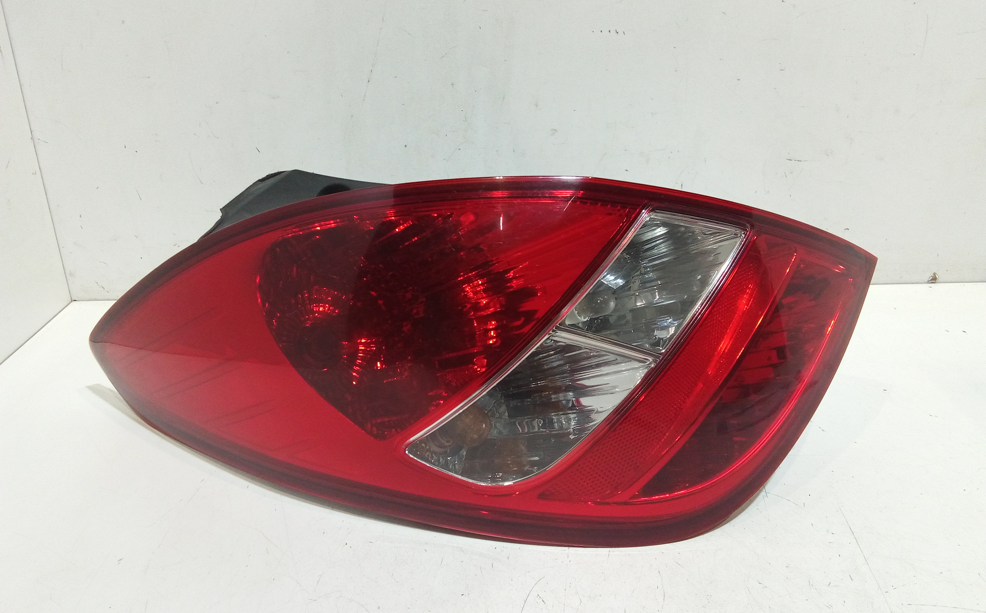 Fanale Post. Sinistro 924011J000 Usato