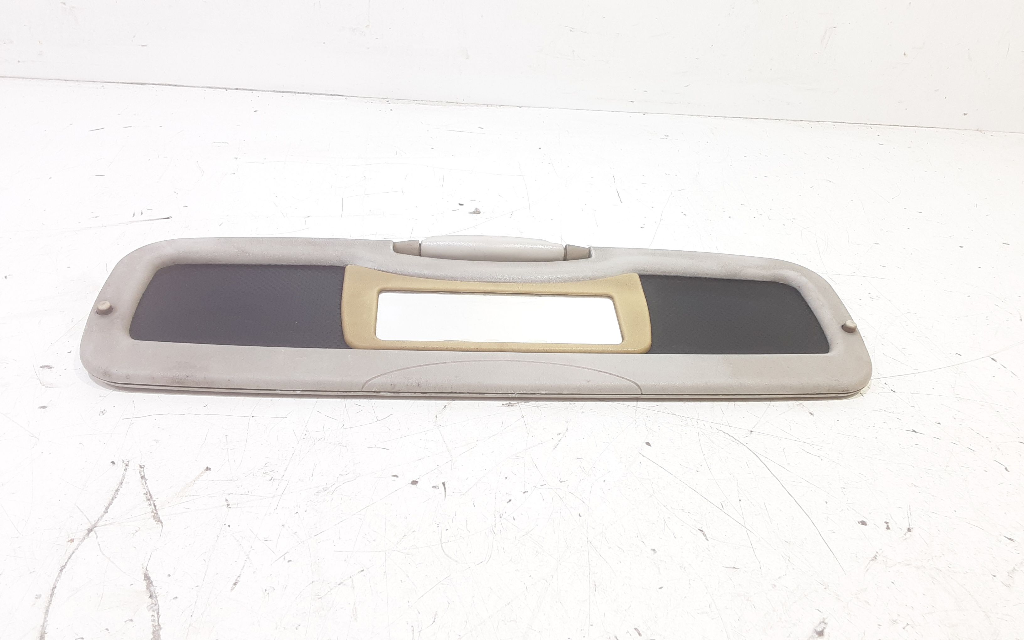 Aletta Parasole Parabrezza Destro Q0000706V007C24A00 Usato