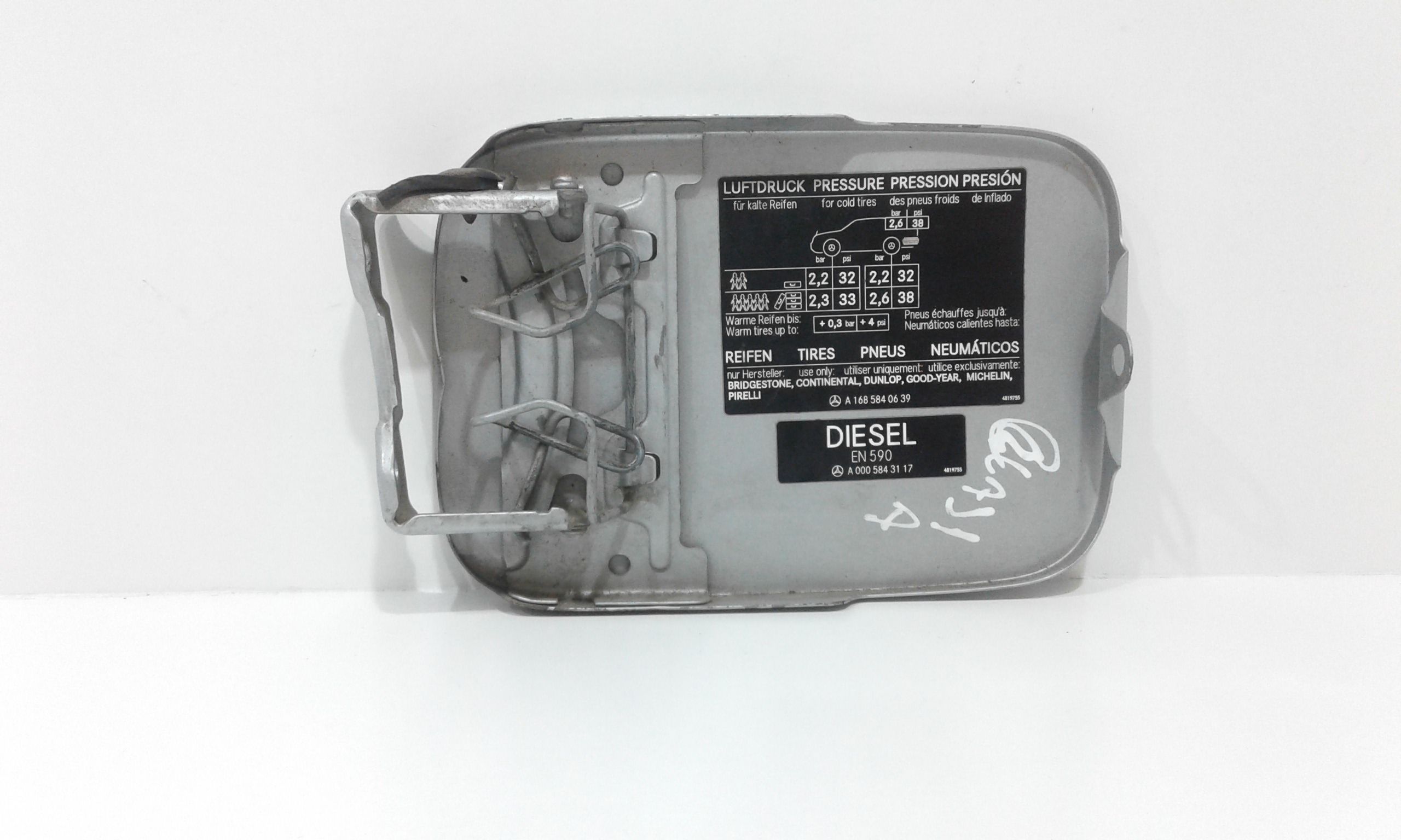 Sportello Carburante A1687500106 Usato