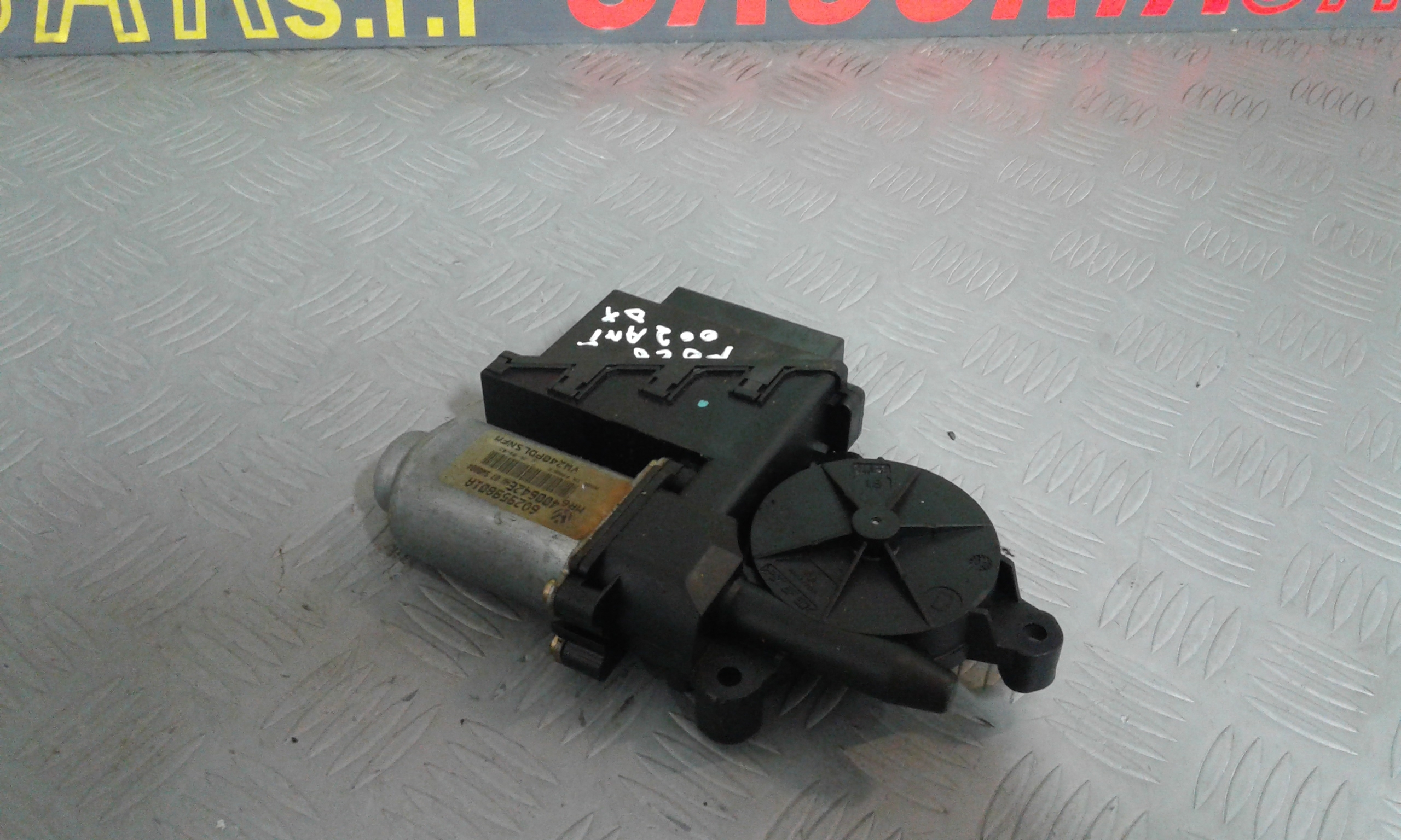 Motorino Alzacristallo Porta Ant. Destro 6Q2959801EVW3 Usato