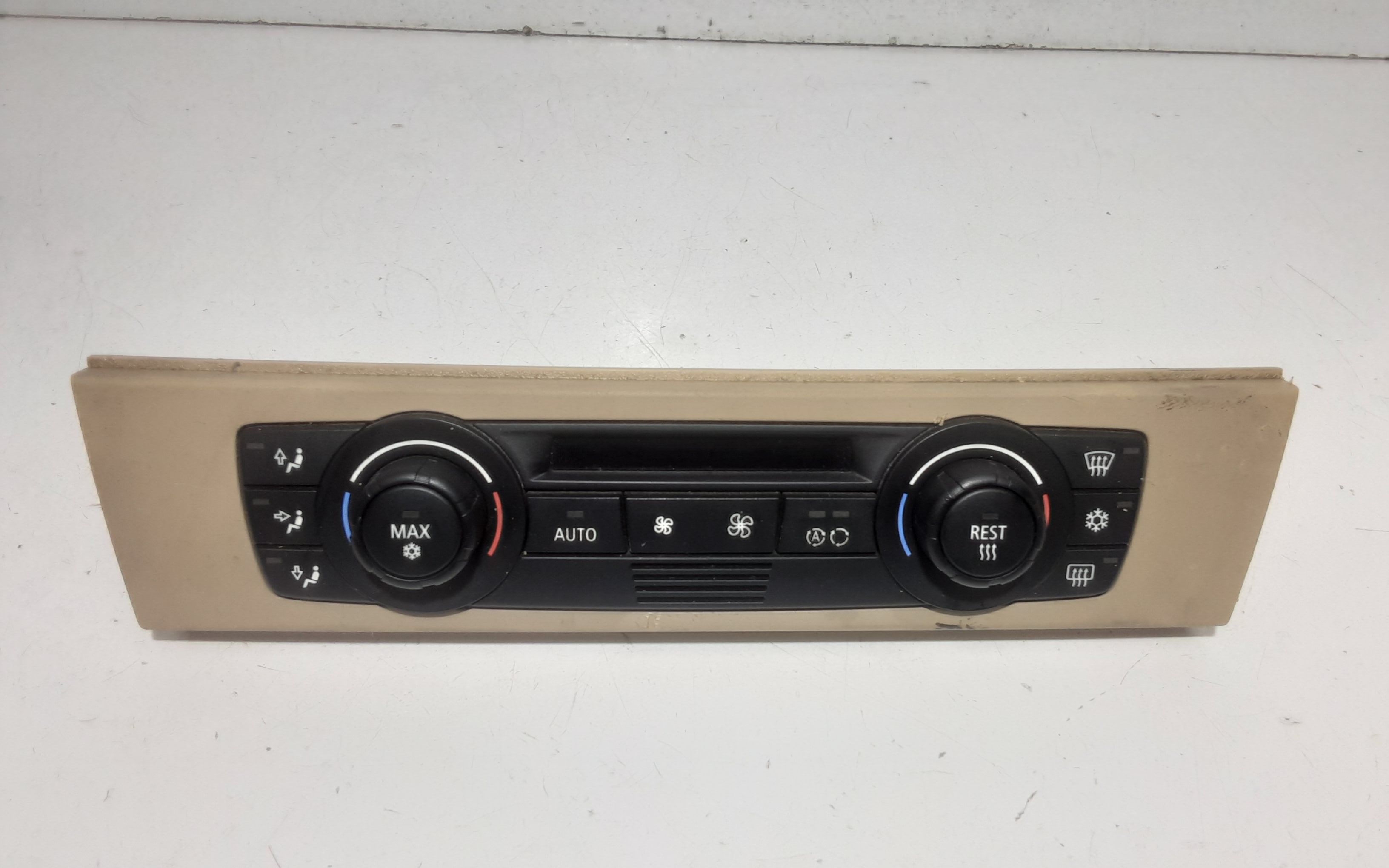 Blocco Comando Climatizzazione 64119190922 Usato
