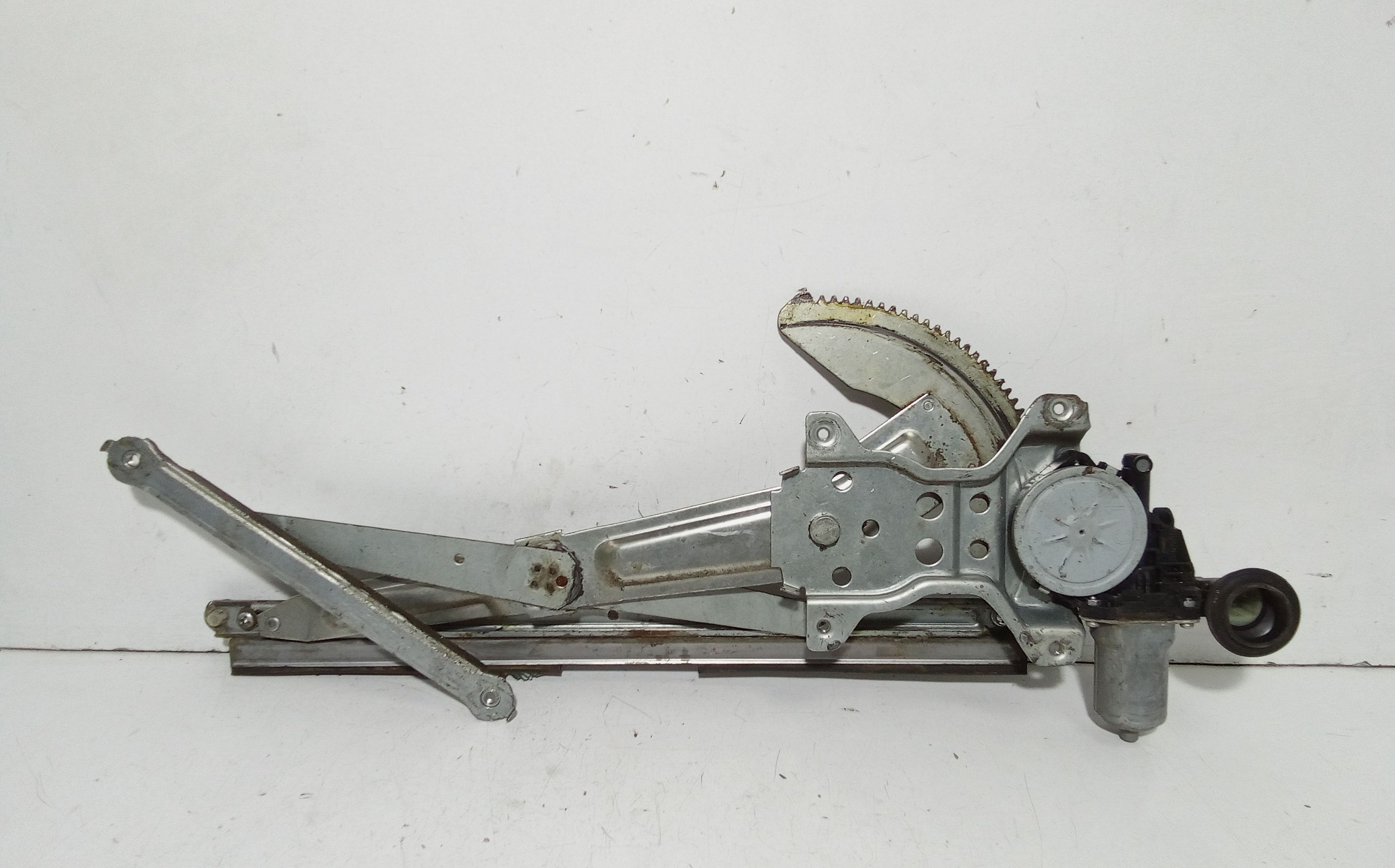 Alzacristallo Porta Ant. Destro 8341062J00000 Usato